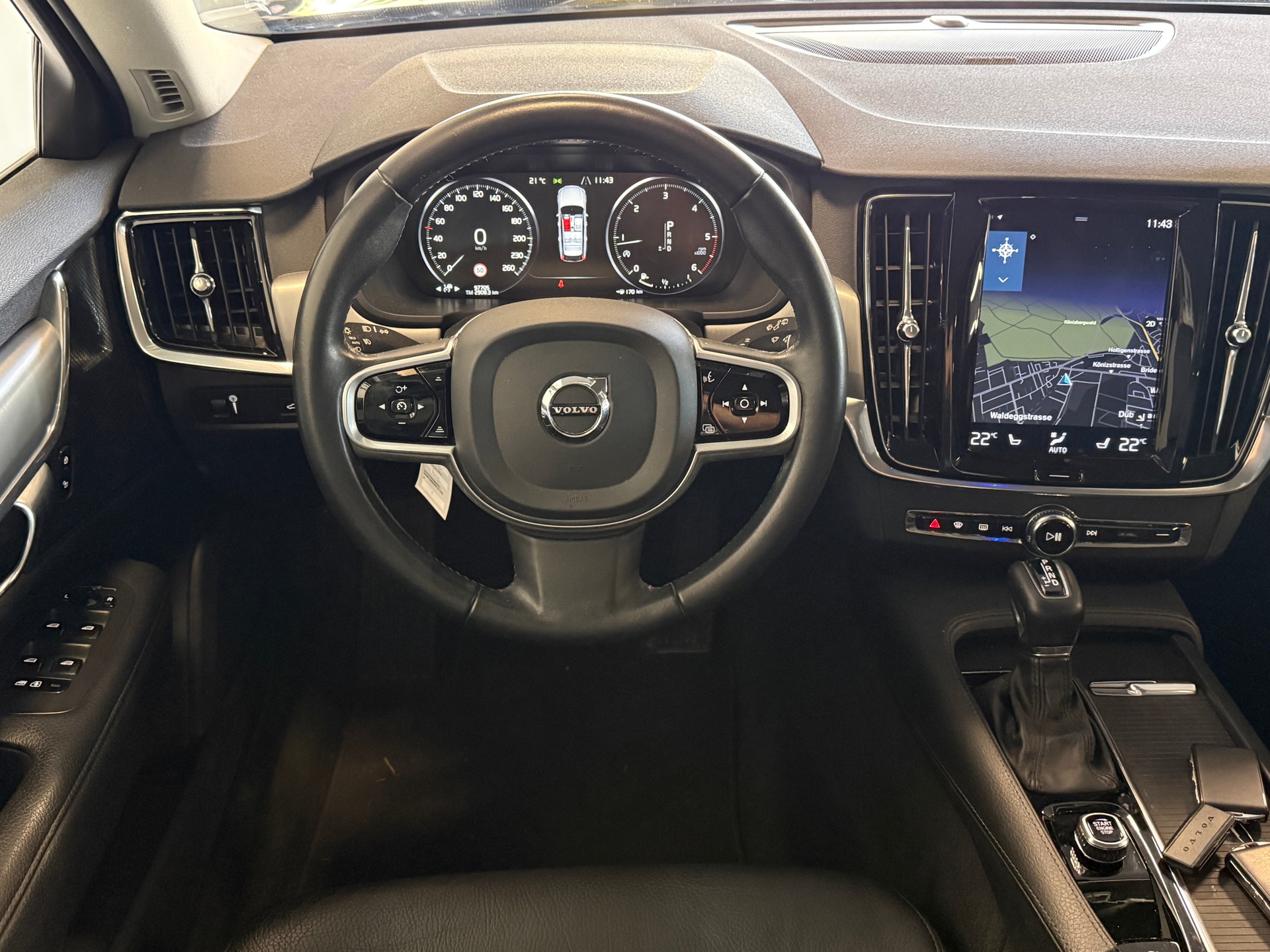 VOLVO V90 D5 AWD Momentum Geartronic Powerpulse-showroom-element-3