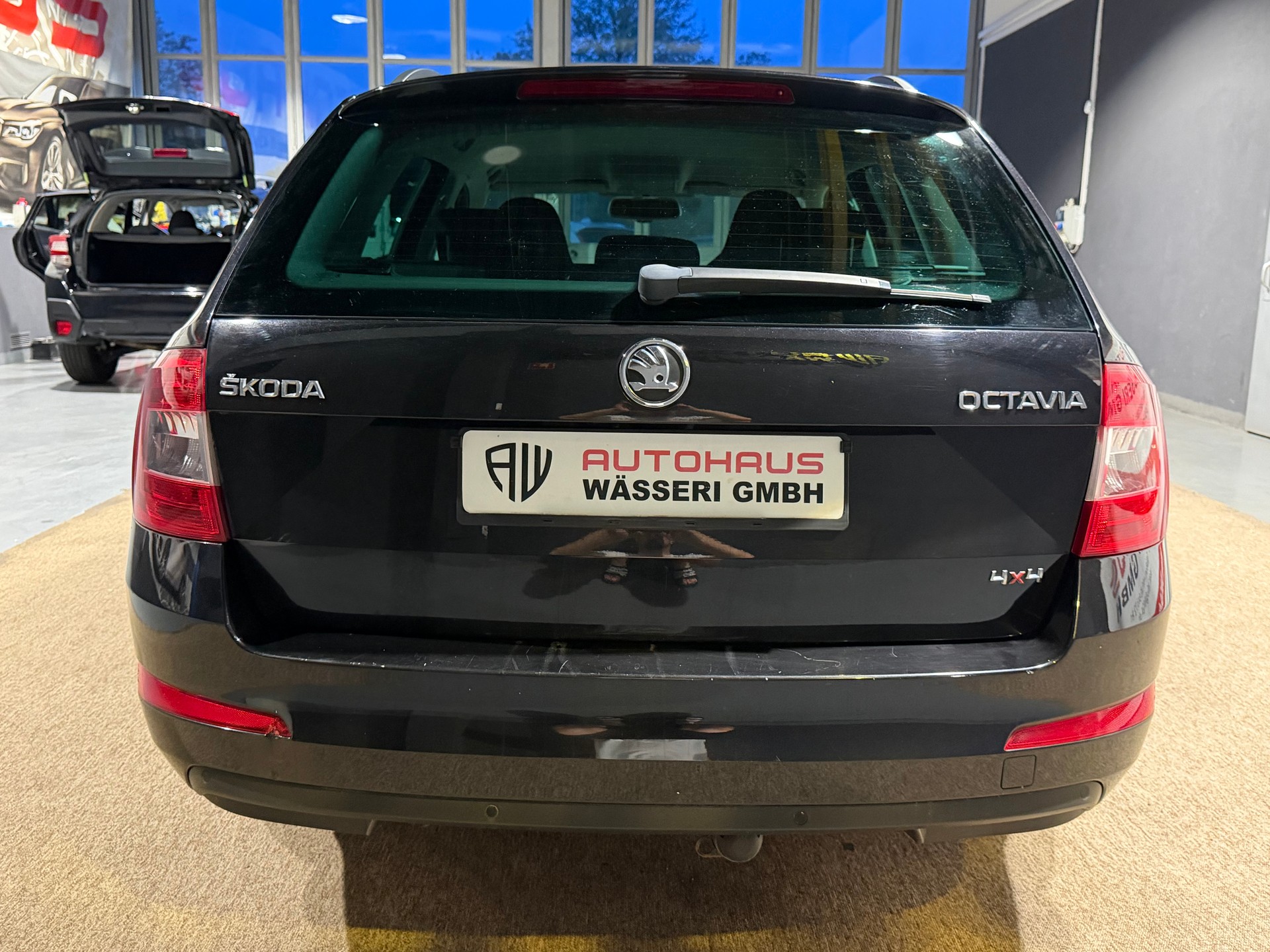 SKODA Octavia Combi 1.8 TSI Elegance 4x4 DSG-showroom-element-3