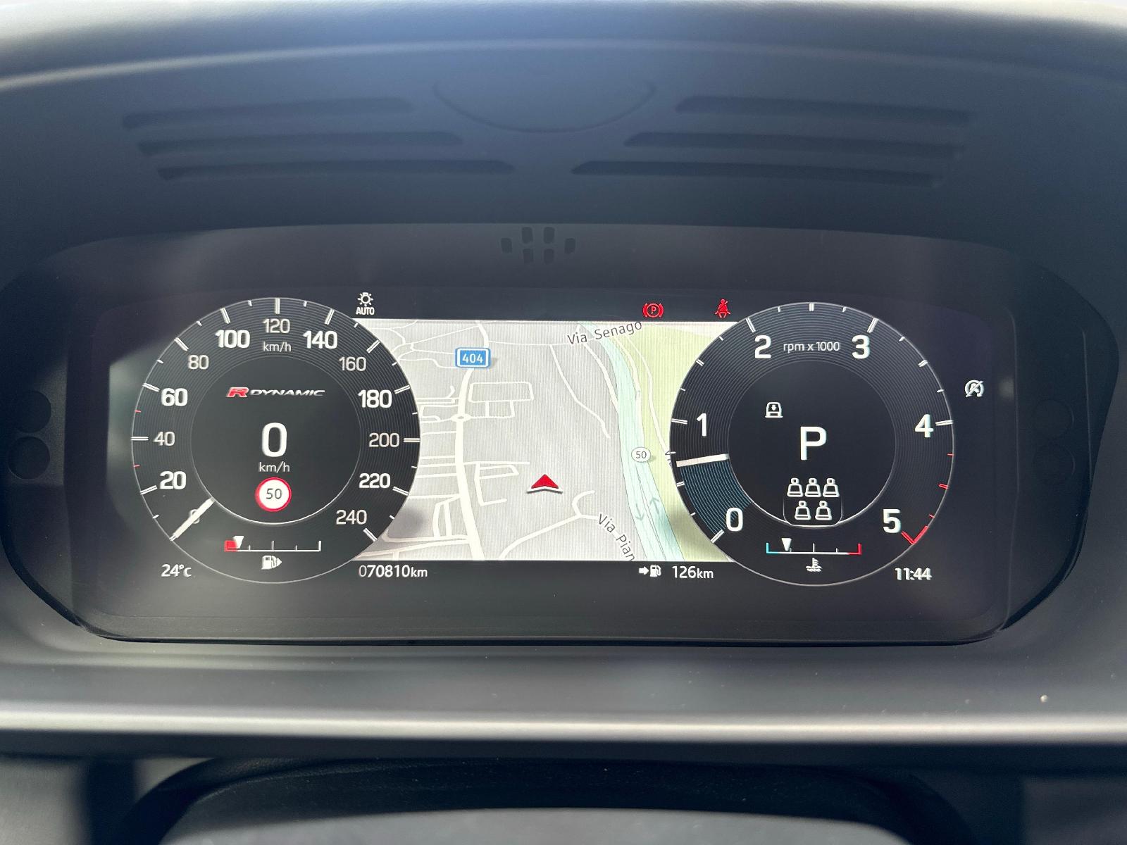 LAND ROVER Discovery 3.0 D I6 300 R-Dynamic HSE + Gancio traino elettrico e Pneumatici invernali inclusi-image-13