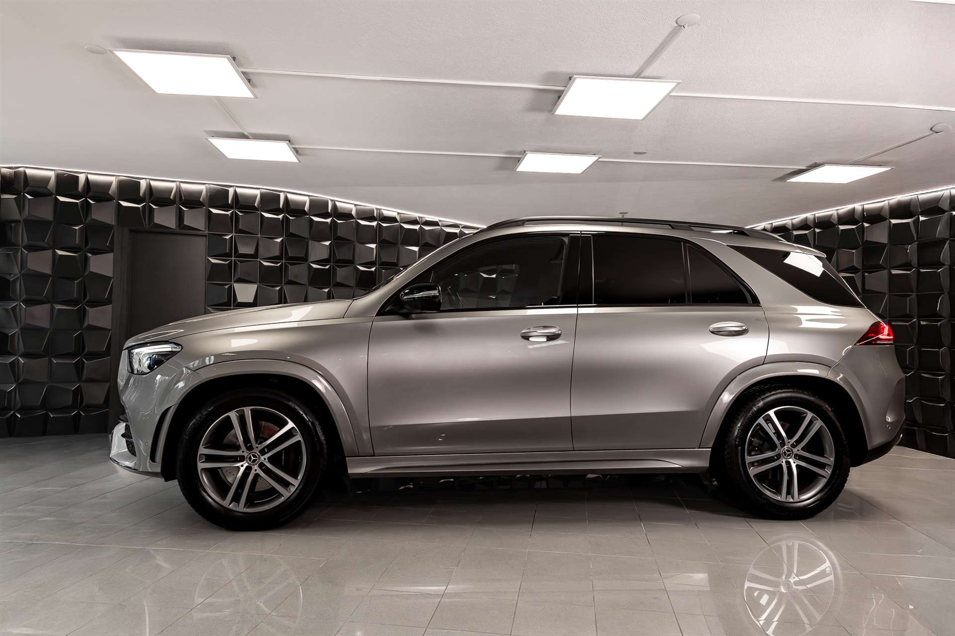 MERCEDES-BENZ GLE 400 d 4Matic AMG Line 9G-Tronic-showroom-element-1