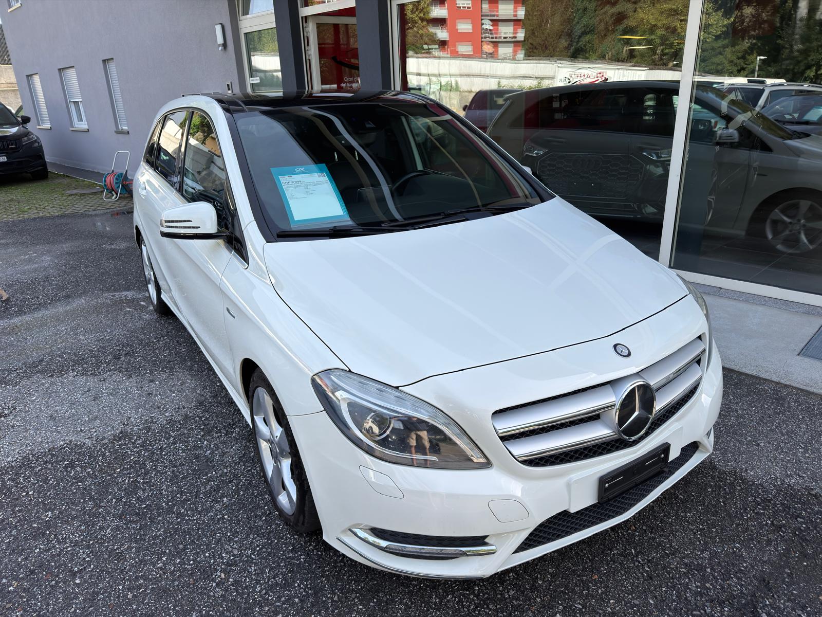 MERCEDES-BENZ B 180 CDI 7G-DCT-showroom-element-3