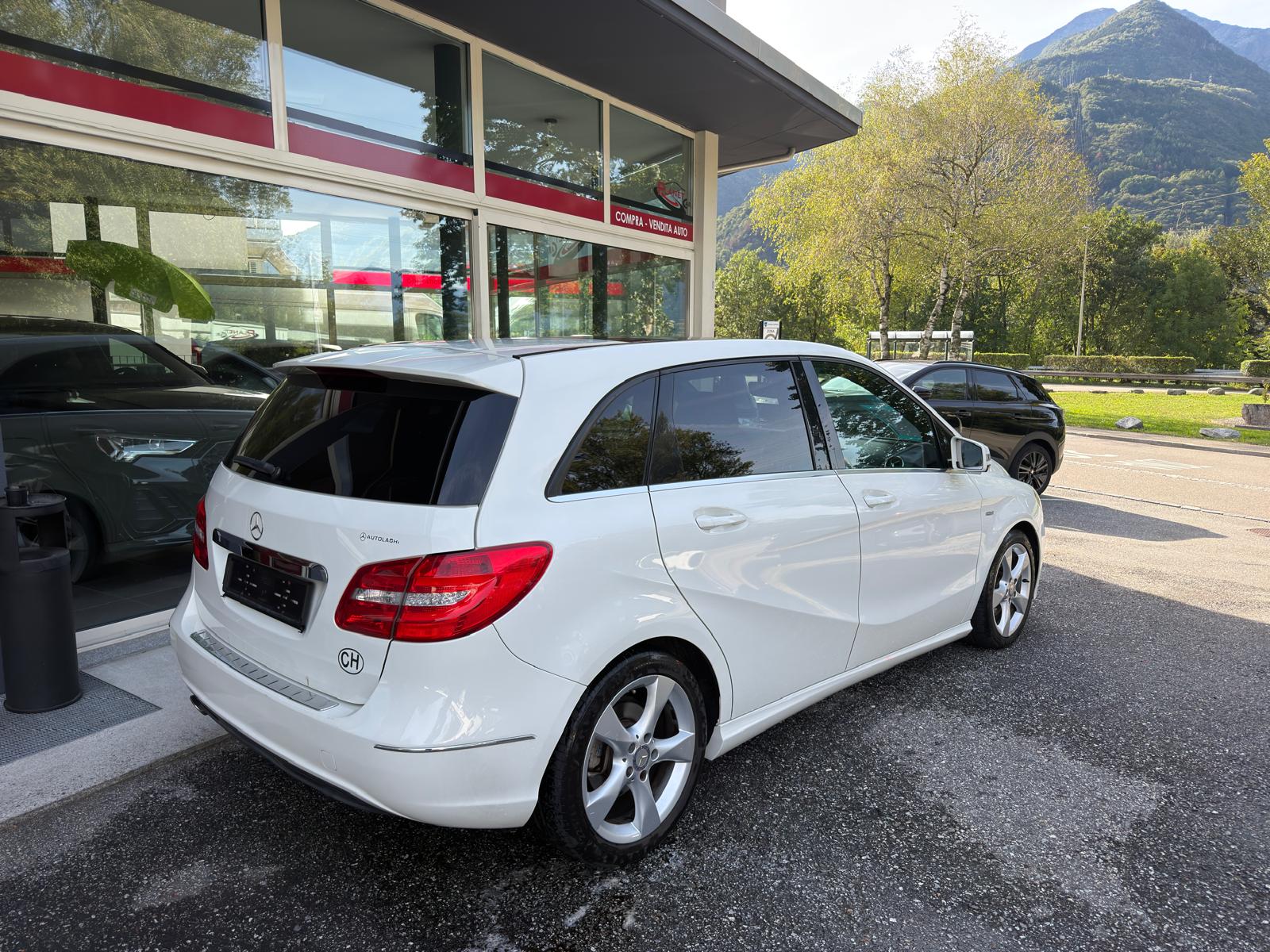 MERCEDES-BENZ B 180 CDI 7G-DCT-image-6