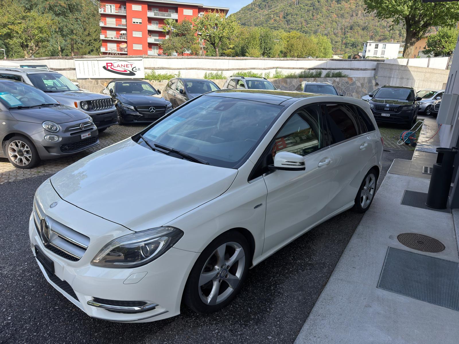 MERCEDES-BENZ B 180 CDI 7G-DCT-showroom-element-1