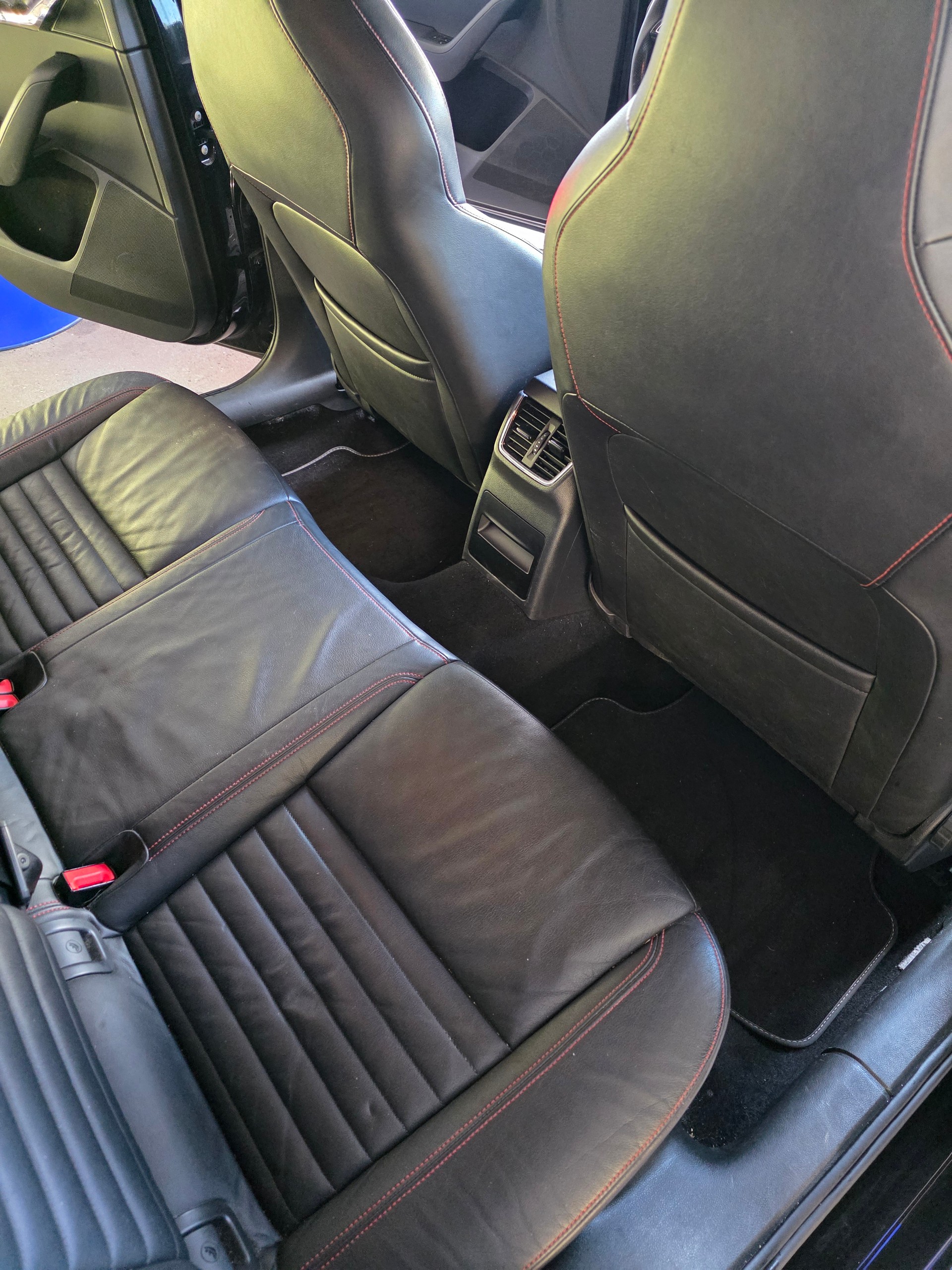 SKODA Octavia Combi 2.0 TSI RS DSG-image-17