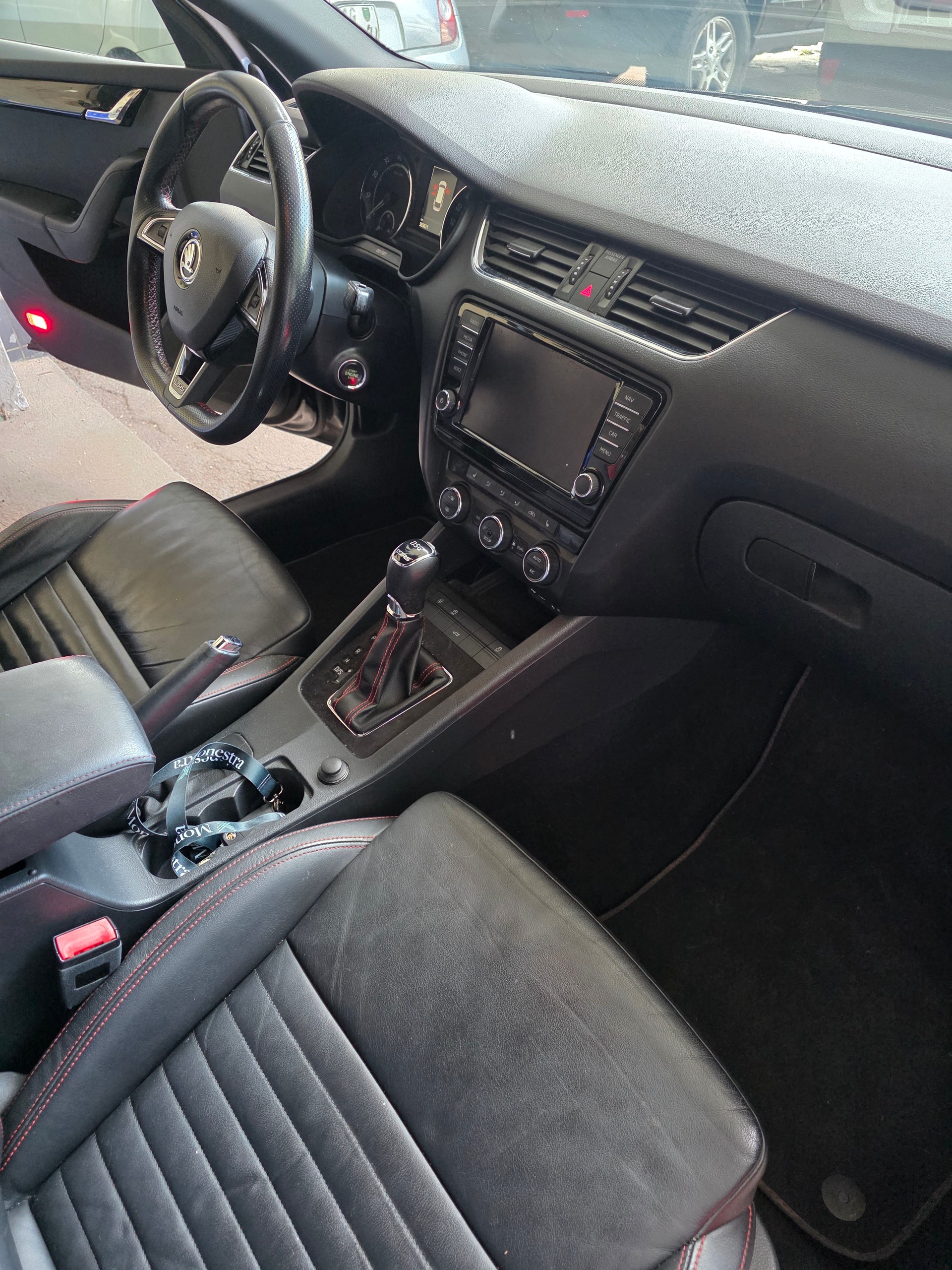 SKODA Octavia Combi 2.0 TSI RS DSG-image-16
