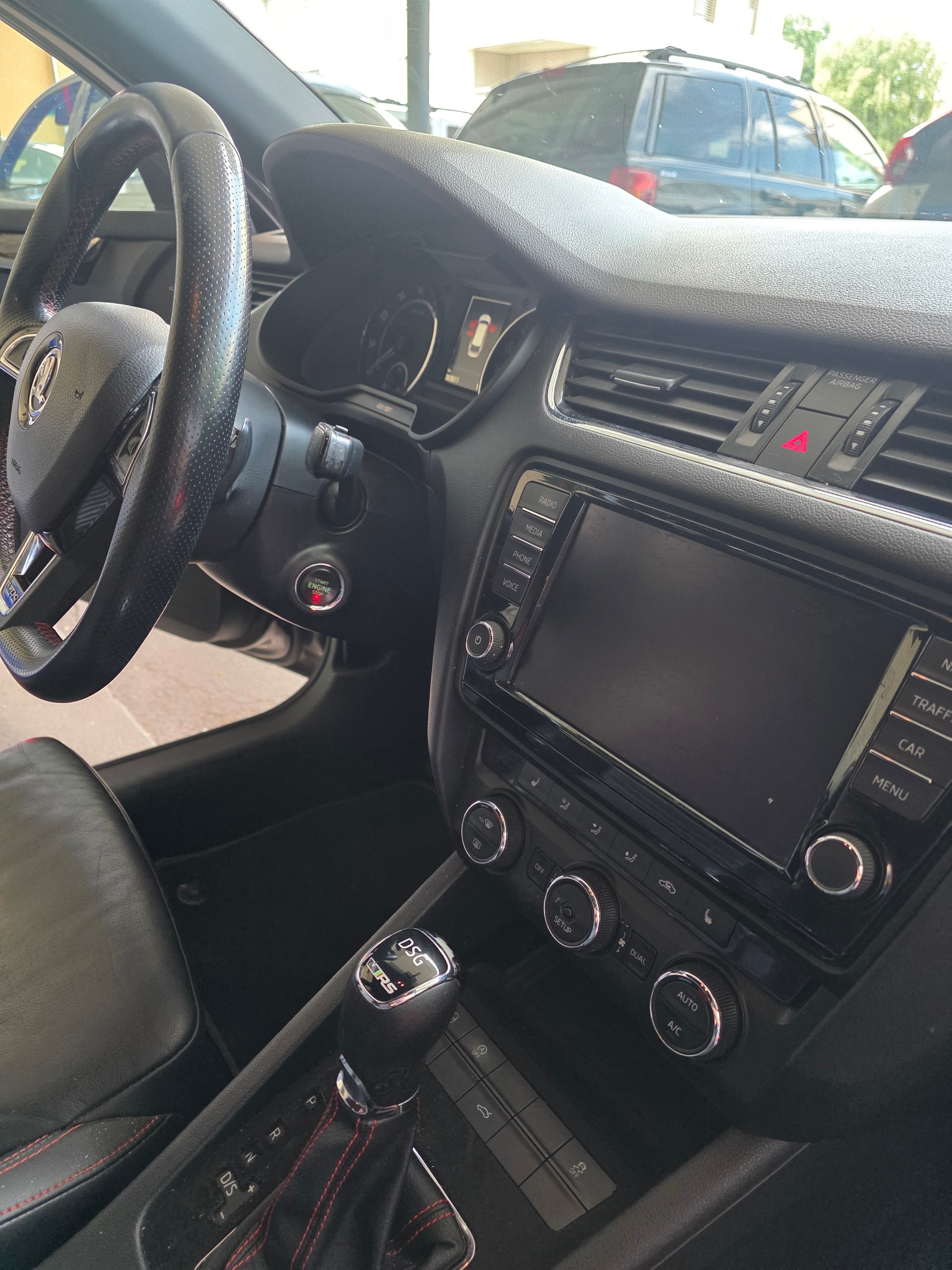 SKODA Octavia Combi 2.0 TSI RS DSG-image-15