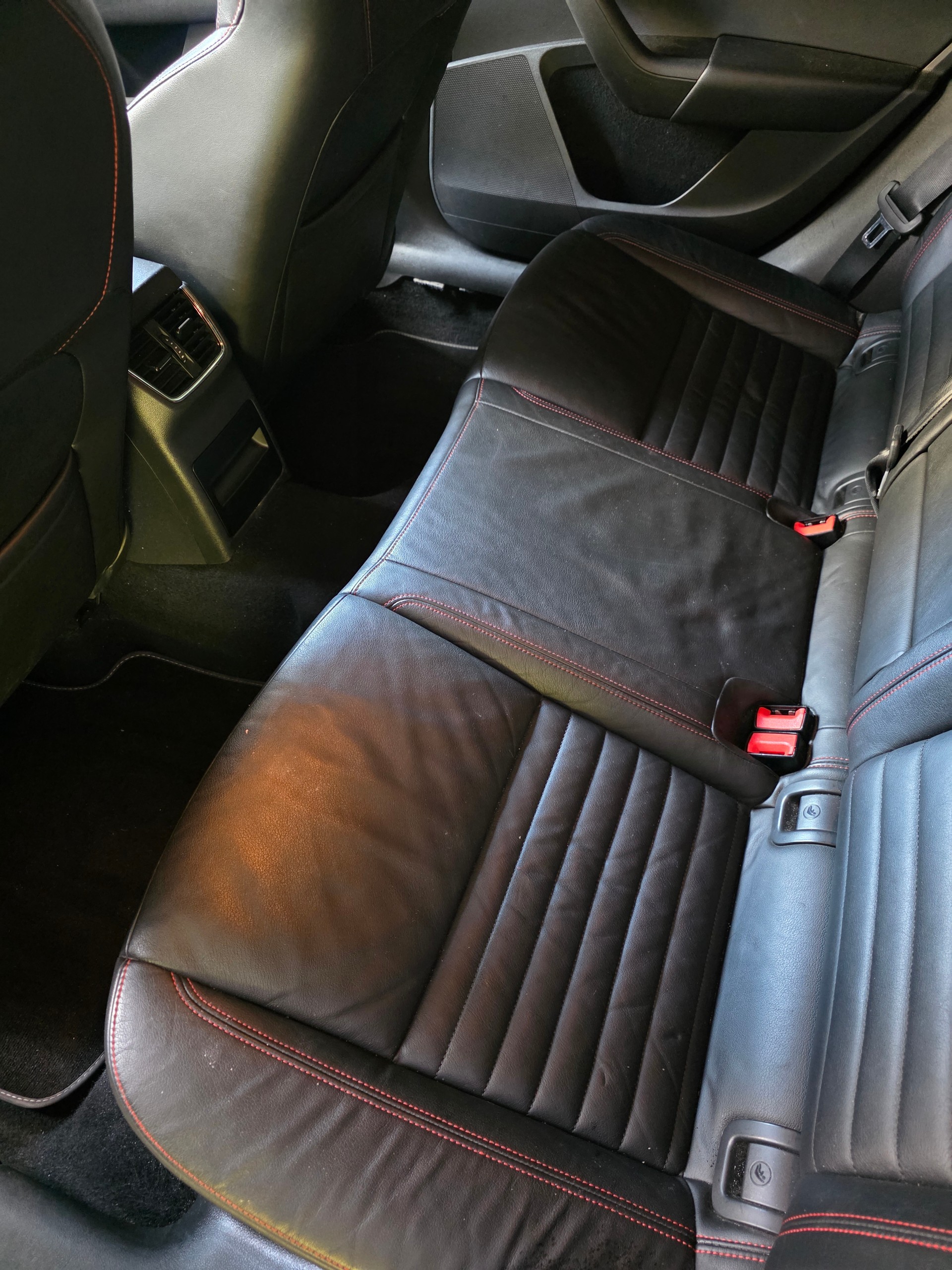 SKODA Octavia Combi 2.0 TSI RS DSG-image-13