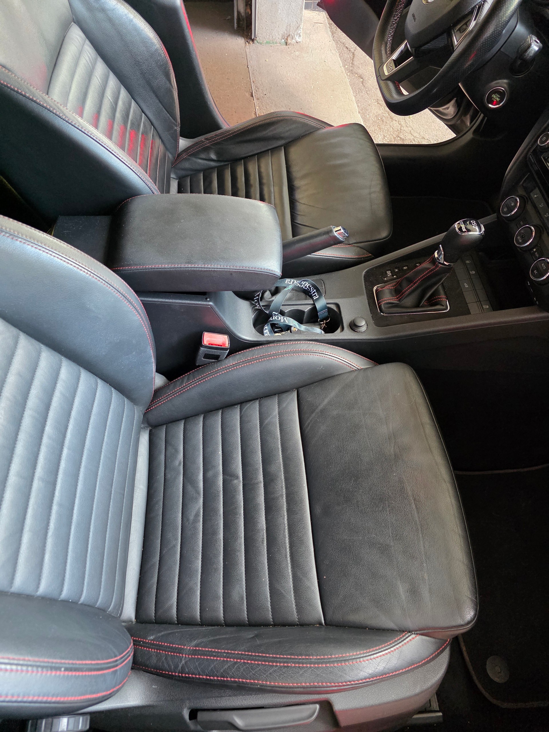 SKODA Octavia Combi 2.0 TSI RS DSG-image-18