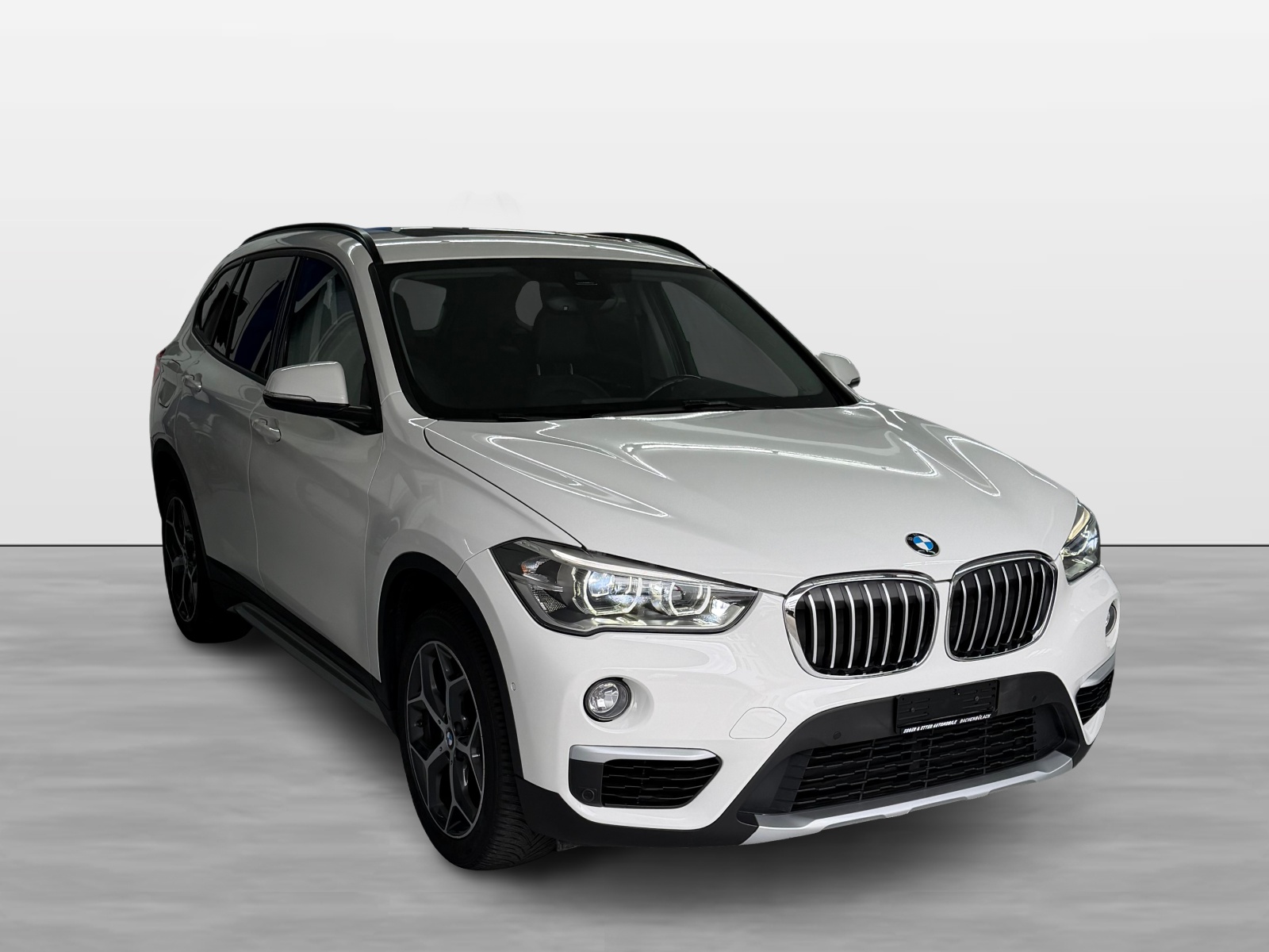 BMW X1 sDrive 20d M Sport-showroom-element-1