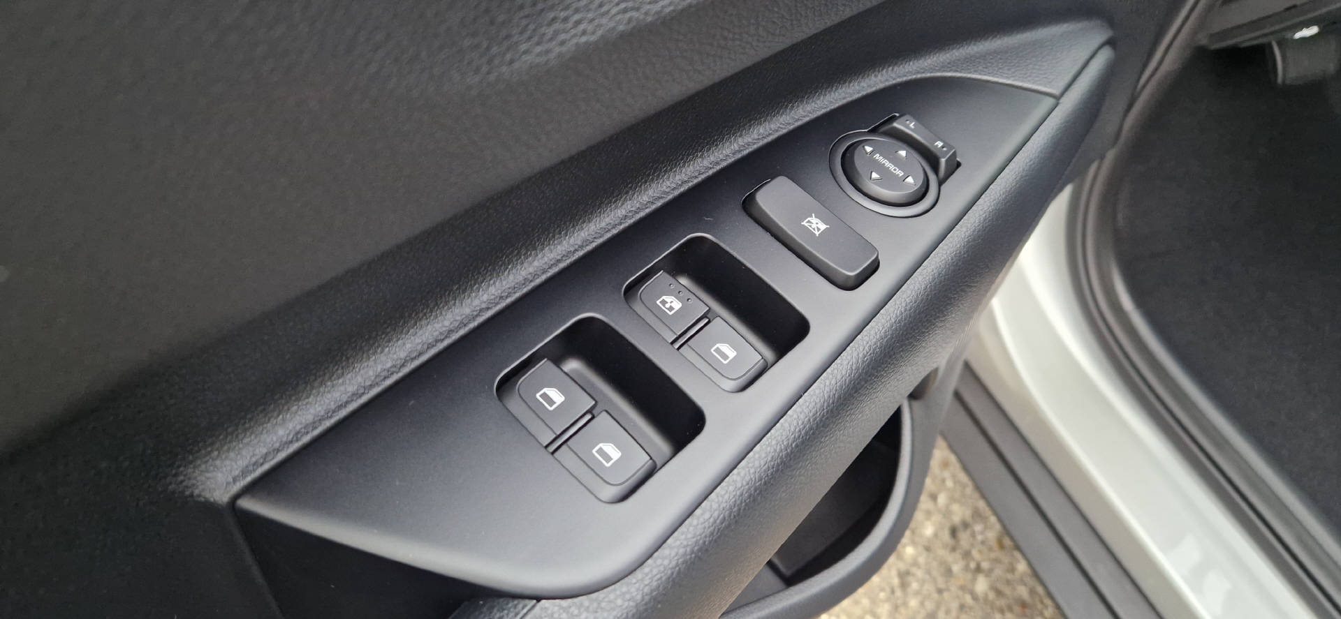KIA Stonic 1.0 T-GDi-image-3