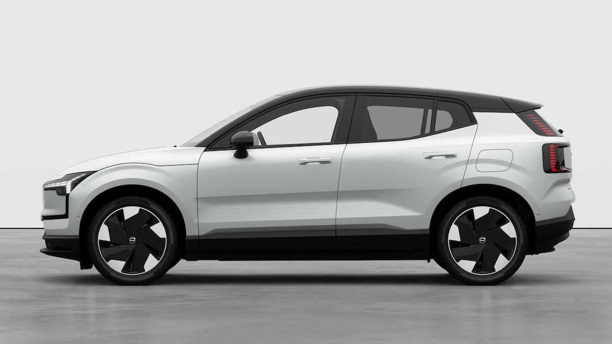 VOLVO EX30 P5 Longe Range Ultra-showroom-element-2