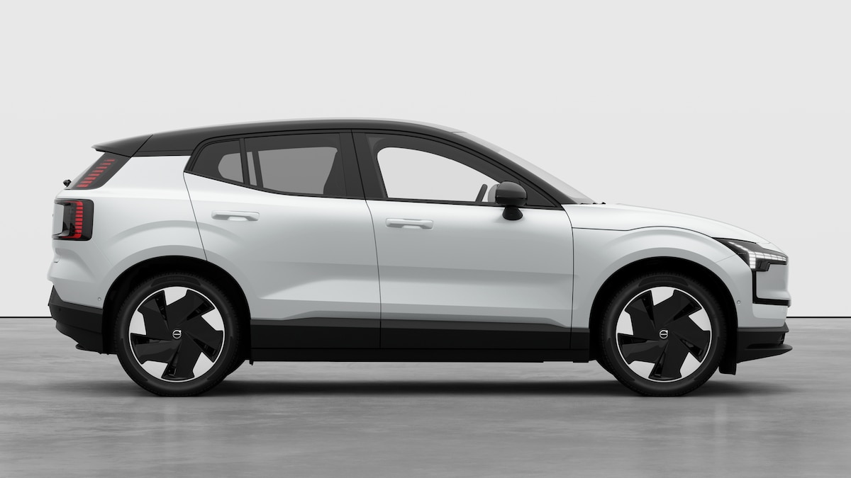 VOLVO EX30 P5 Longe Range Ultra-showroom-element-3