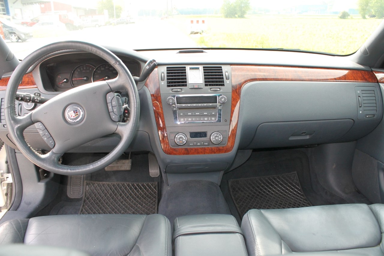 CADILLAC DTS 4-türiges Cabriolet (sehr selten!)-image-4