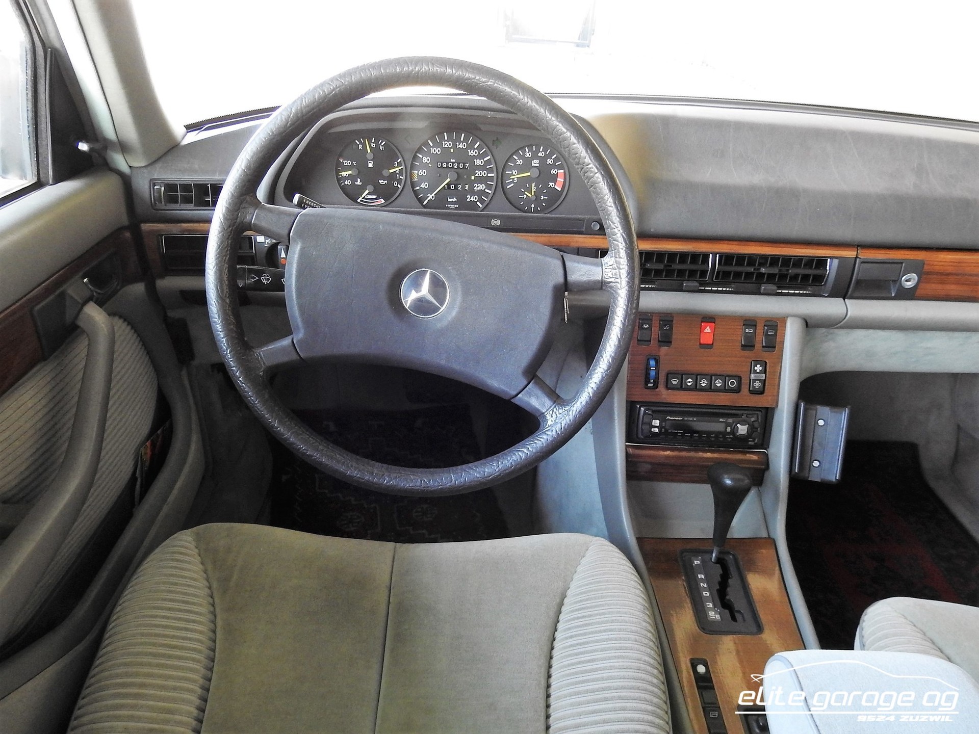 MERCEDES-BENZ 380 SE-image-4