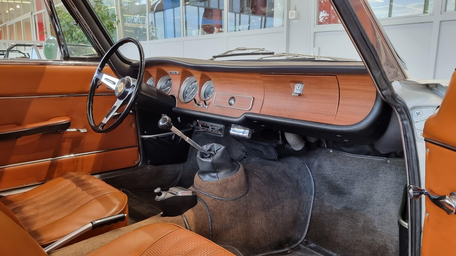 ALFA ROMEO GT 1600 Veloce-image-10