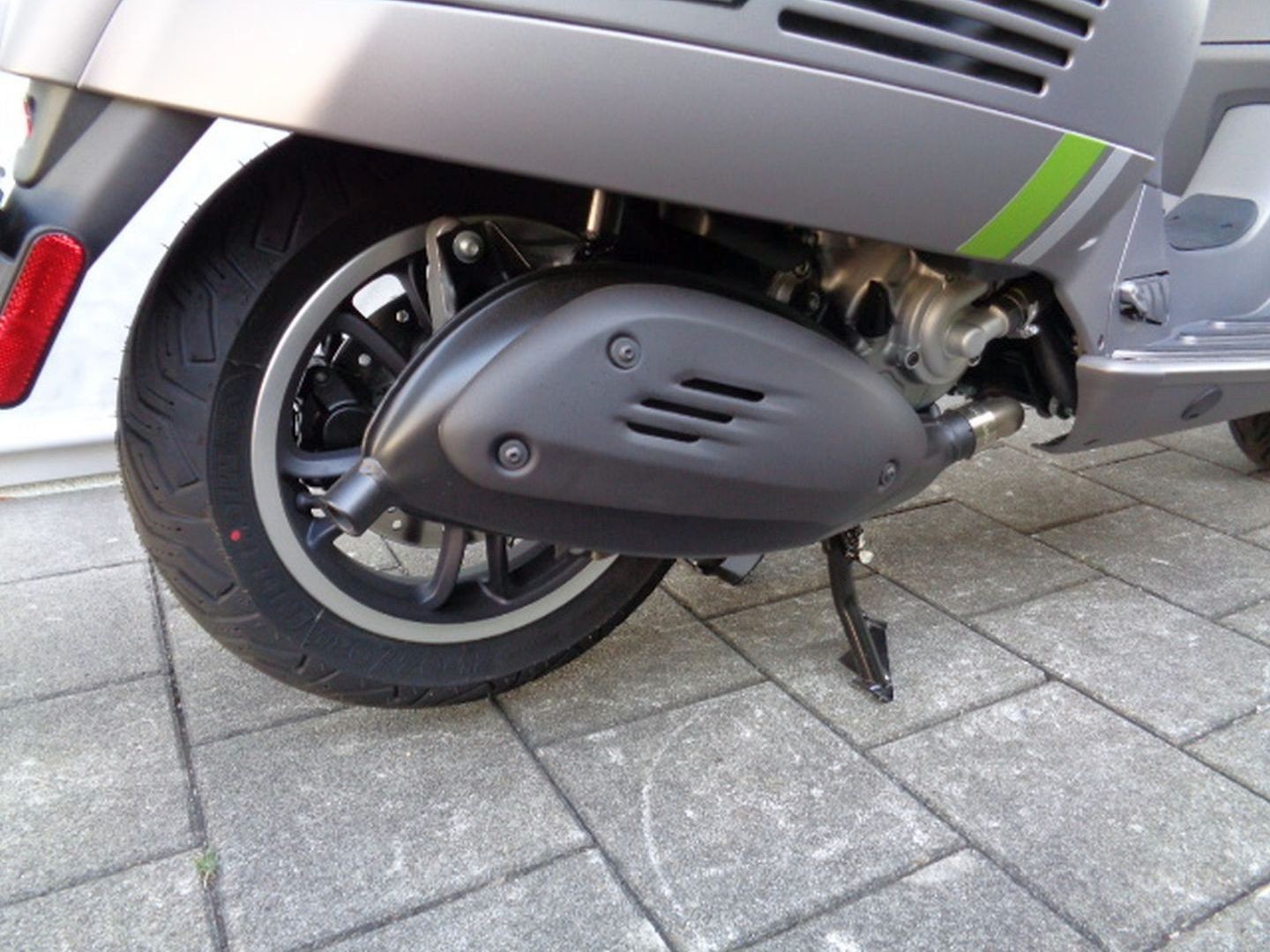 PIAGGIO VESPA GTS 300 SUPER TECH RST-image-9