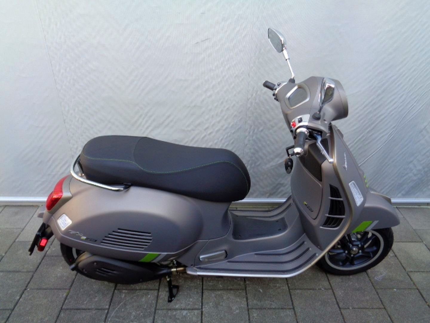 PIAGGIO VESPA GTS 300 SUPER TECH RST-image-5