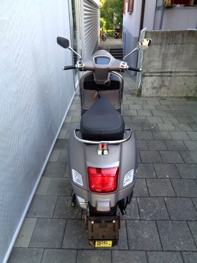 PIAGGIO VESPA GTS 300 SUPER TECH RST-image-4