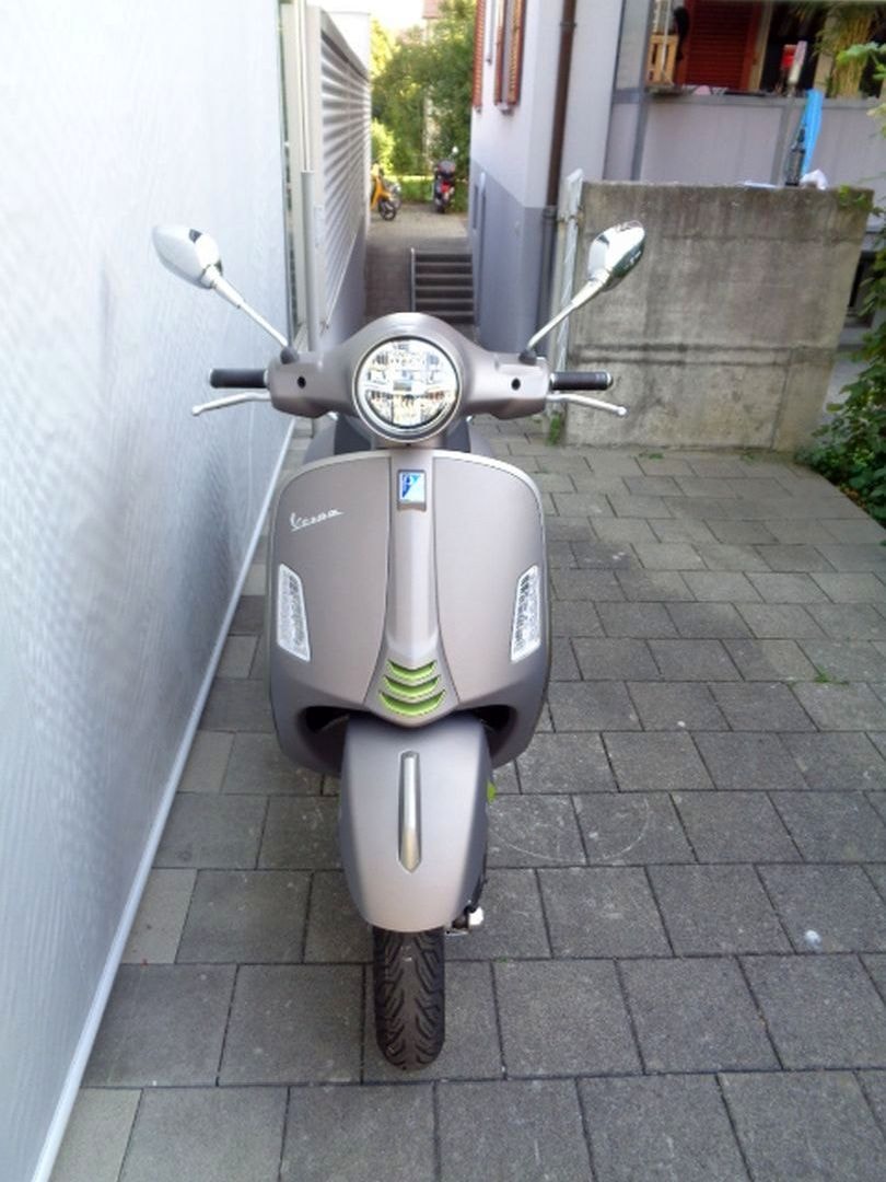 PIAGGIO VESPA GTS 300 SUPER TECH RST-image-3