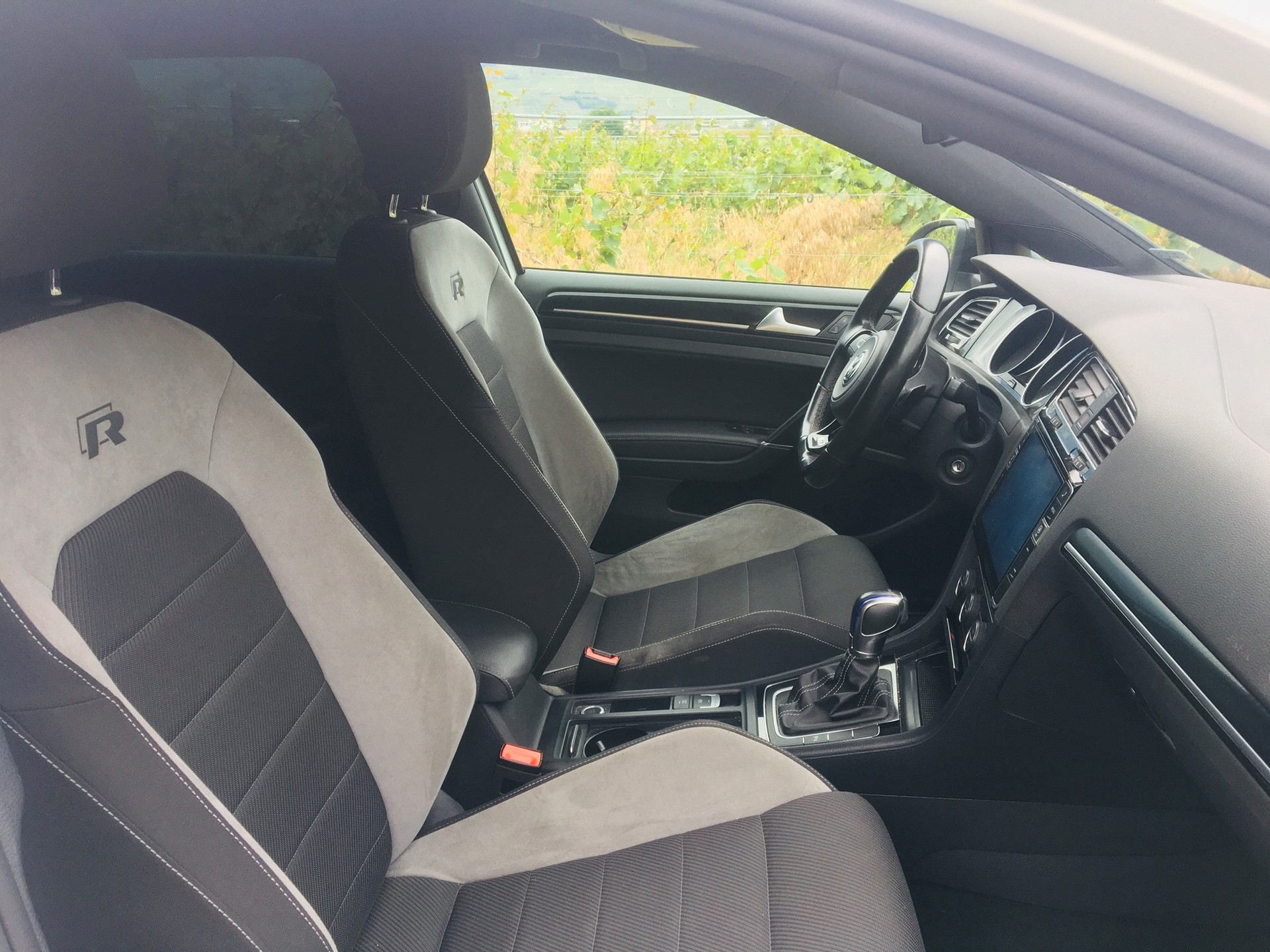 VW Golf 2.0 TSI R 4Motion DSG-image-17