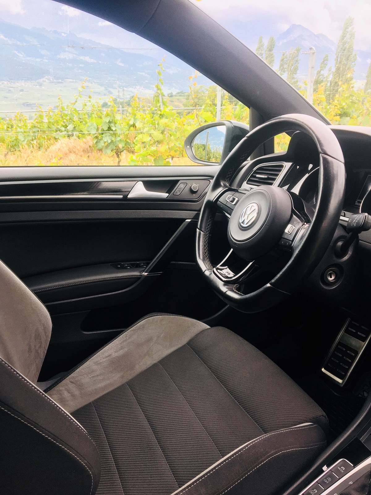 VW Golf 2.0 TSI R 4Motion DSG-image-18