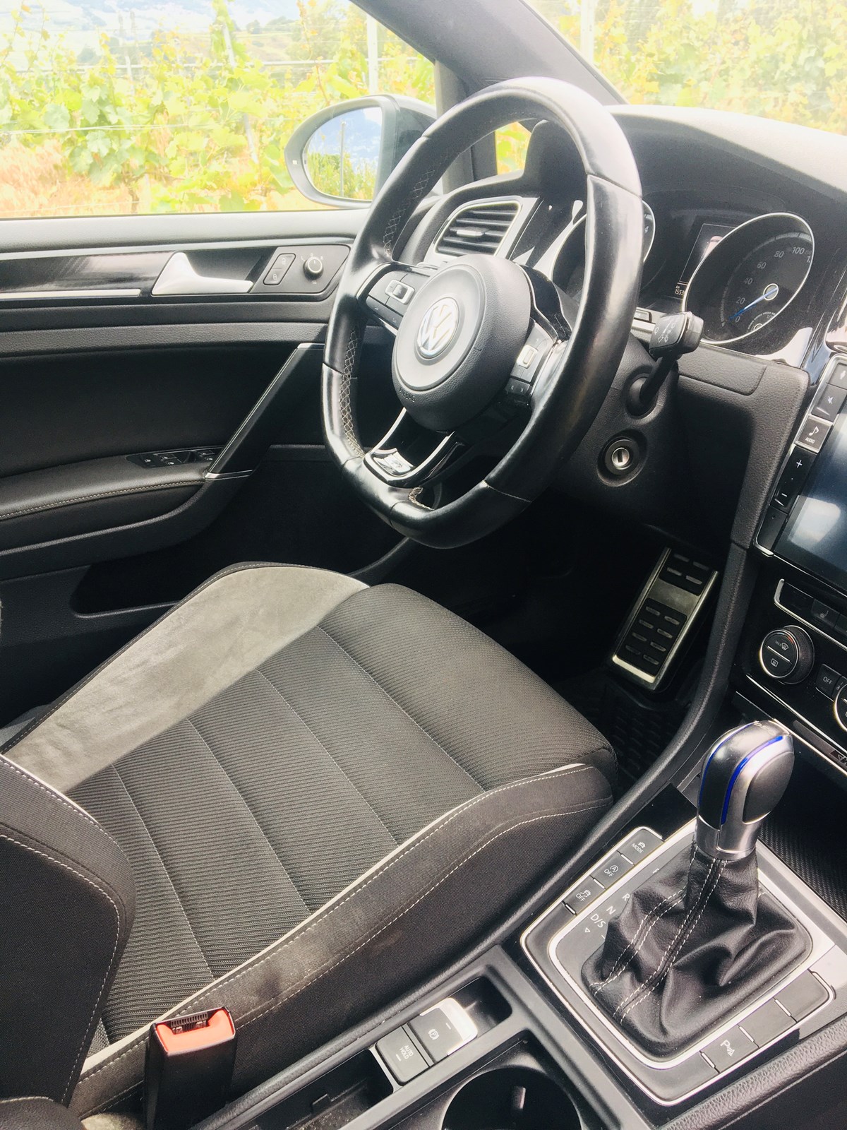 VW Golf 2.0 TSI R 4Motion DSG-image-19