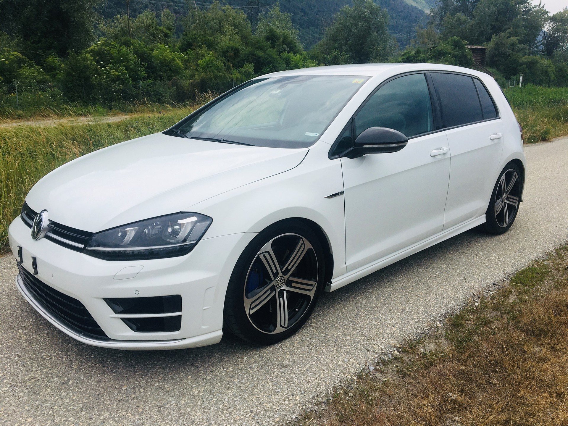 VW Golf 2.0 TSI R 4Motion DSG-showroom-element-3