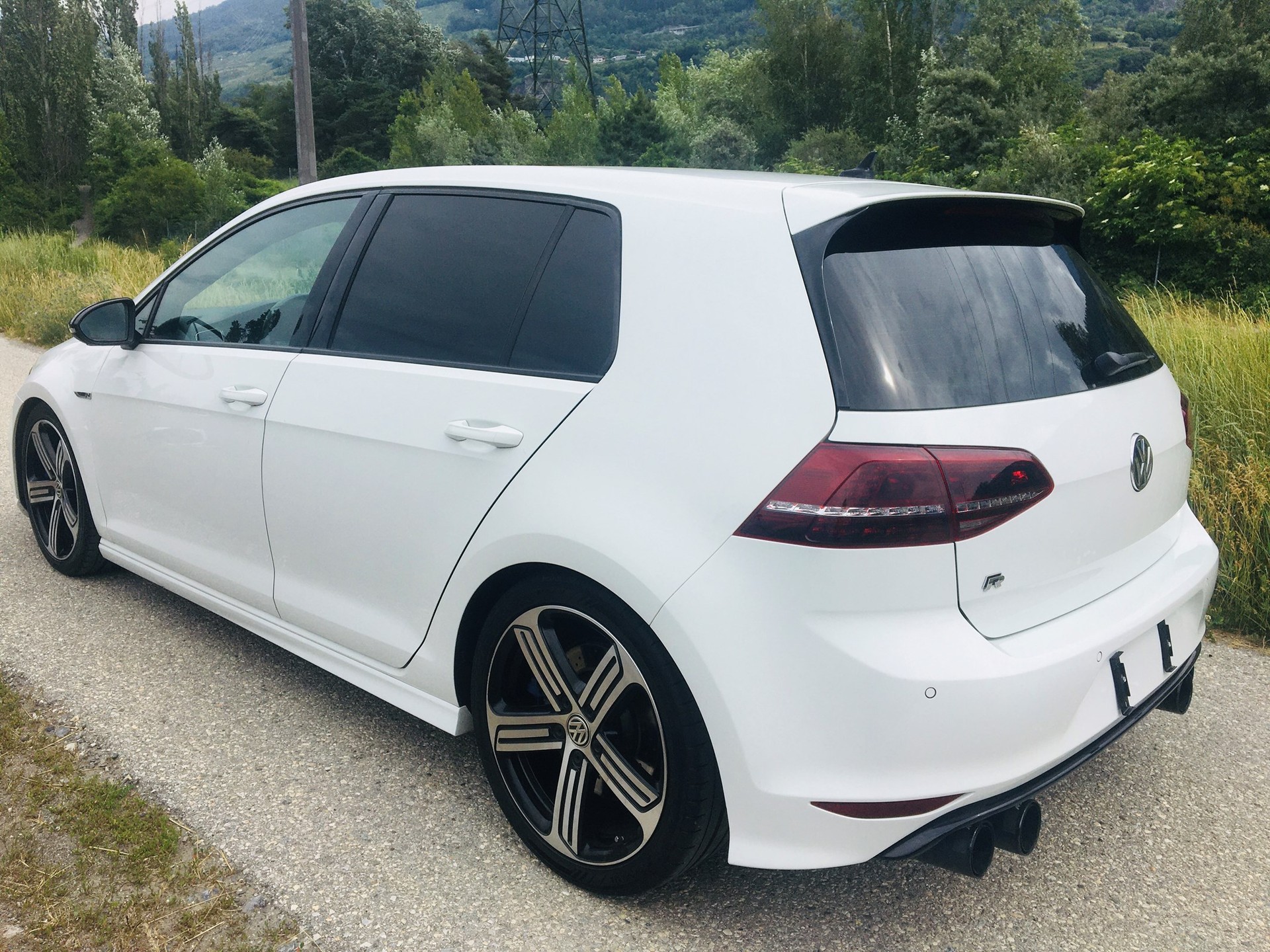 VW Golf 2.0 TSI R 4Motion DSG-image-5