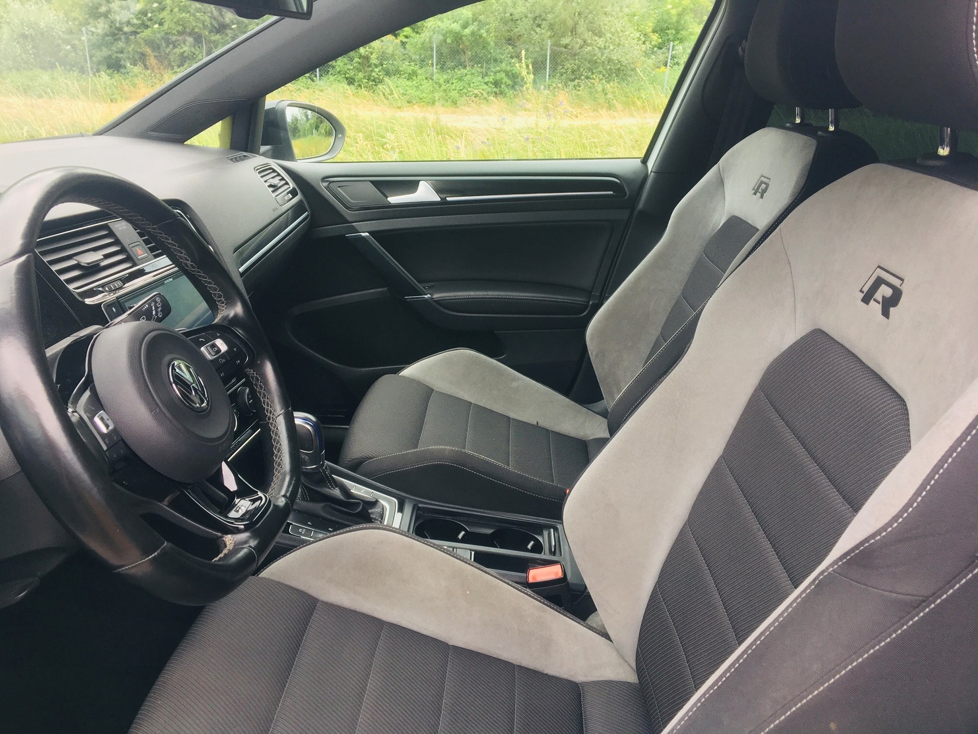 VW Golf 2.0 TSI R 4Motion DSG-image-10