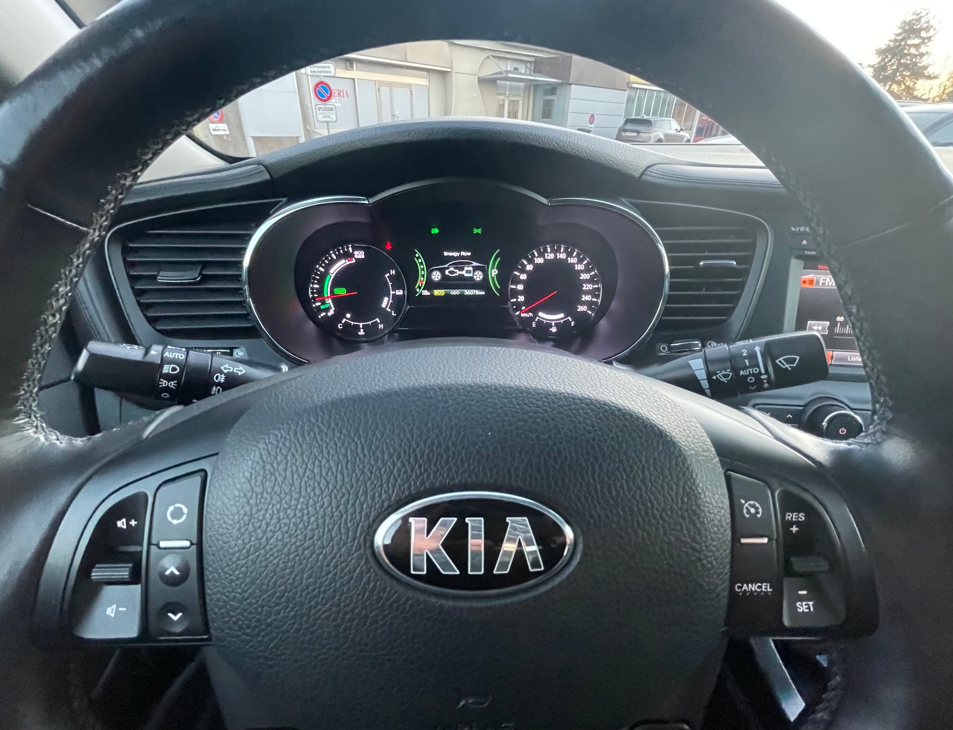 KIA Optima 2.0 CVVT Hybrid Automatic-image-11