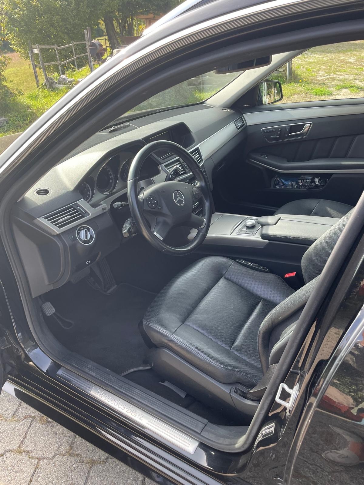 MERCEDES-BENZ E 500 CGI Avantgarde 4Matic 7G-Tronic-image-8