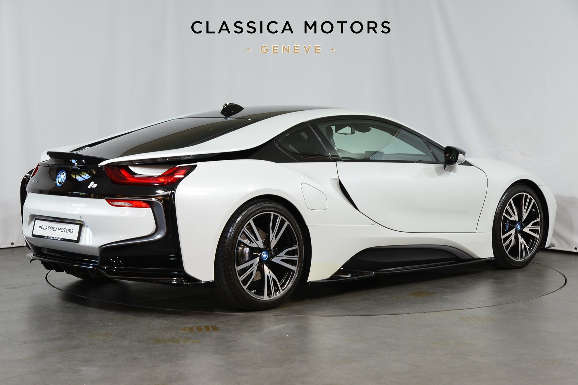 BMW i8 Coupé-showroom-element-3