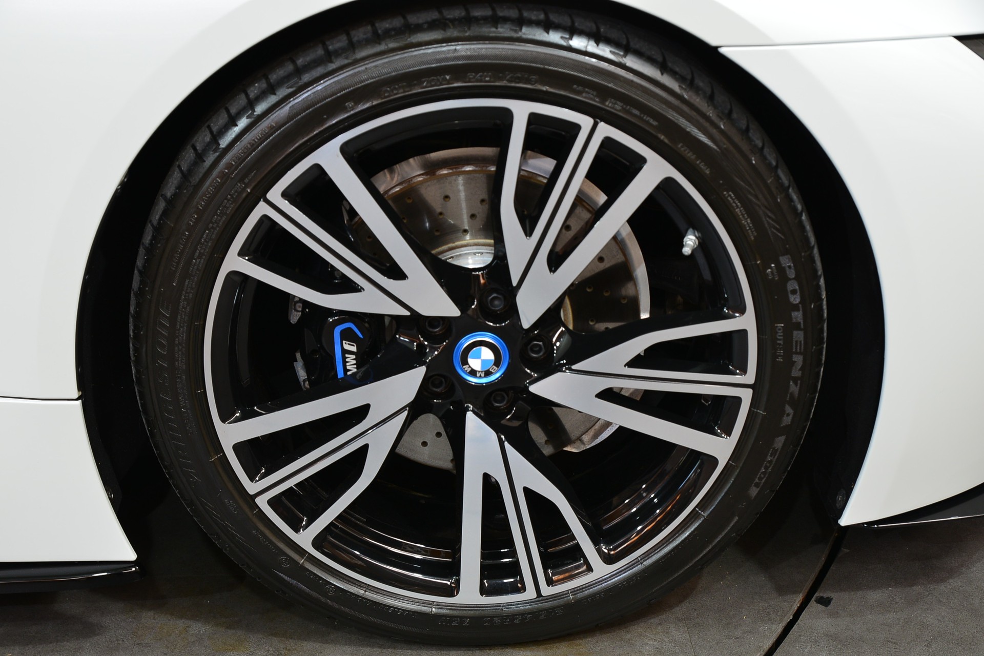 BMW i8 Coupé-image-15