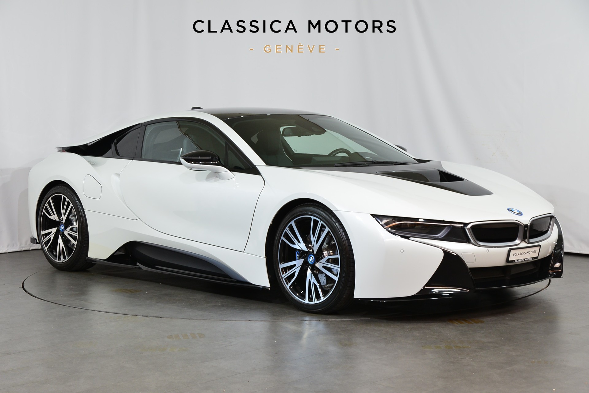 BMW i8 Coupé-showroom-element-1