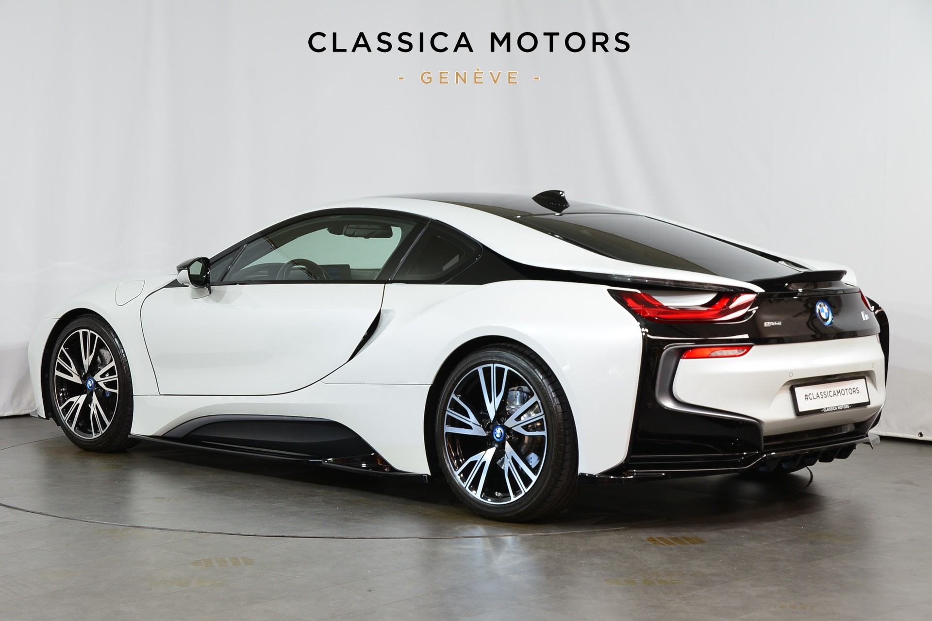 BMW i8 Coupé-image-5
