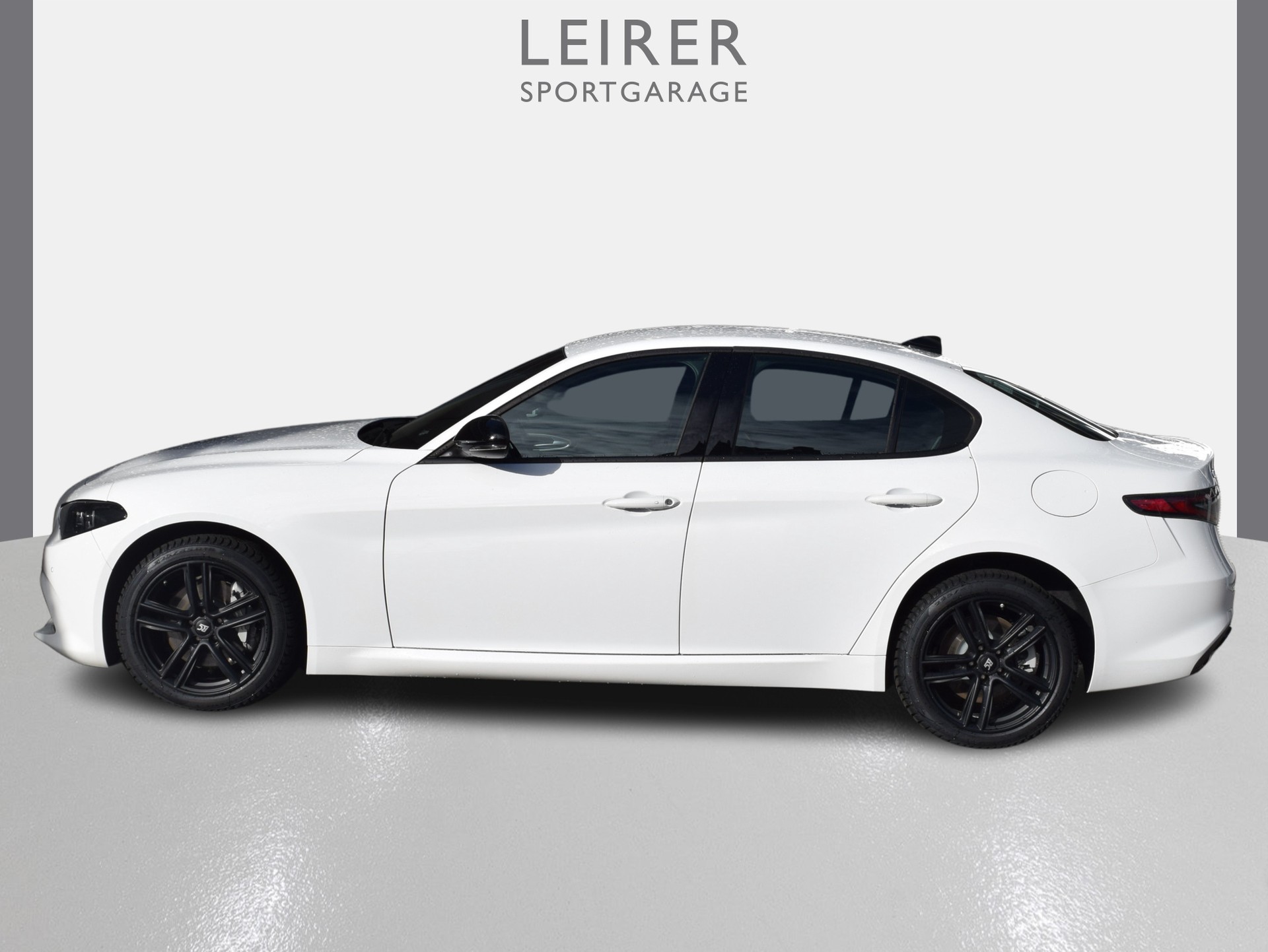 ALFA ROMEO Giulia 2.0 Sprint Edition Q4 AT8-showroom-element-1
