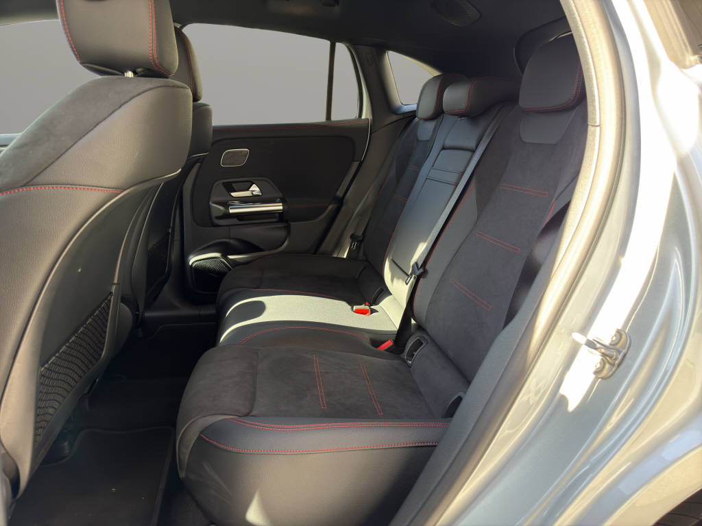 MERCEDES-BENZ EQA 350 Excellence AMG Line 4matic-image-11