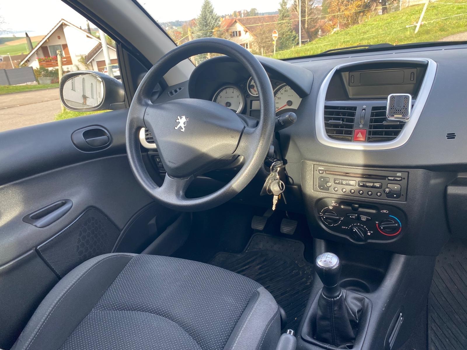 PEUGEOT 206+ 1.4 Trendy-image-6