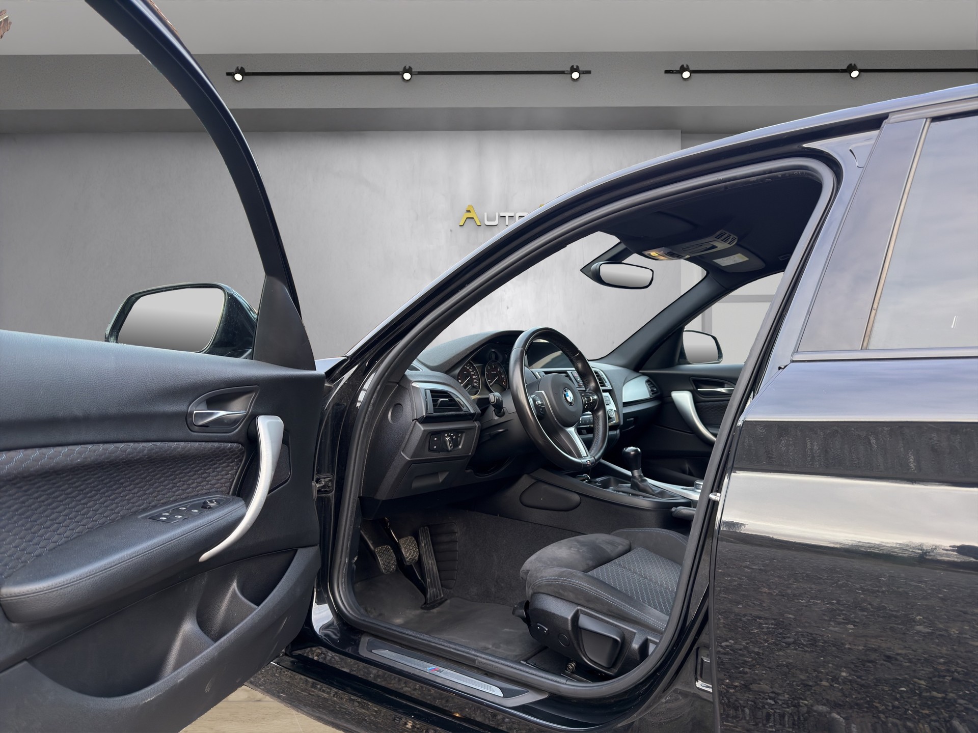 BMW 118d xDrive M Sport-image-8