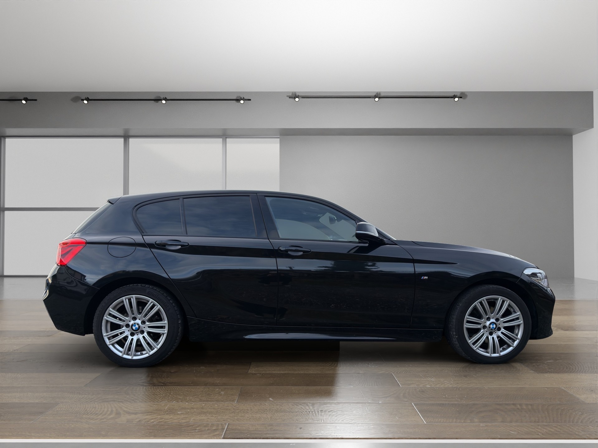 BMW 118d xDrive M Sport-image-5