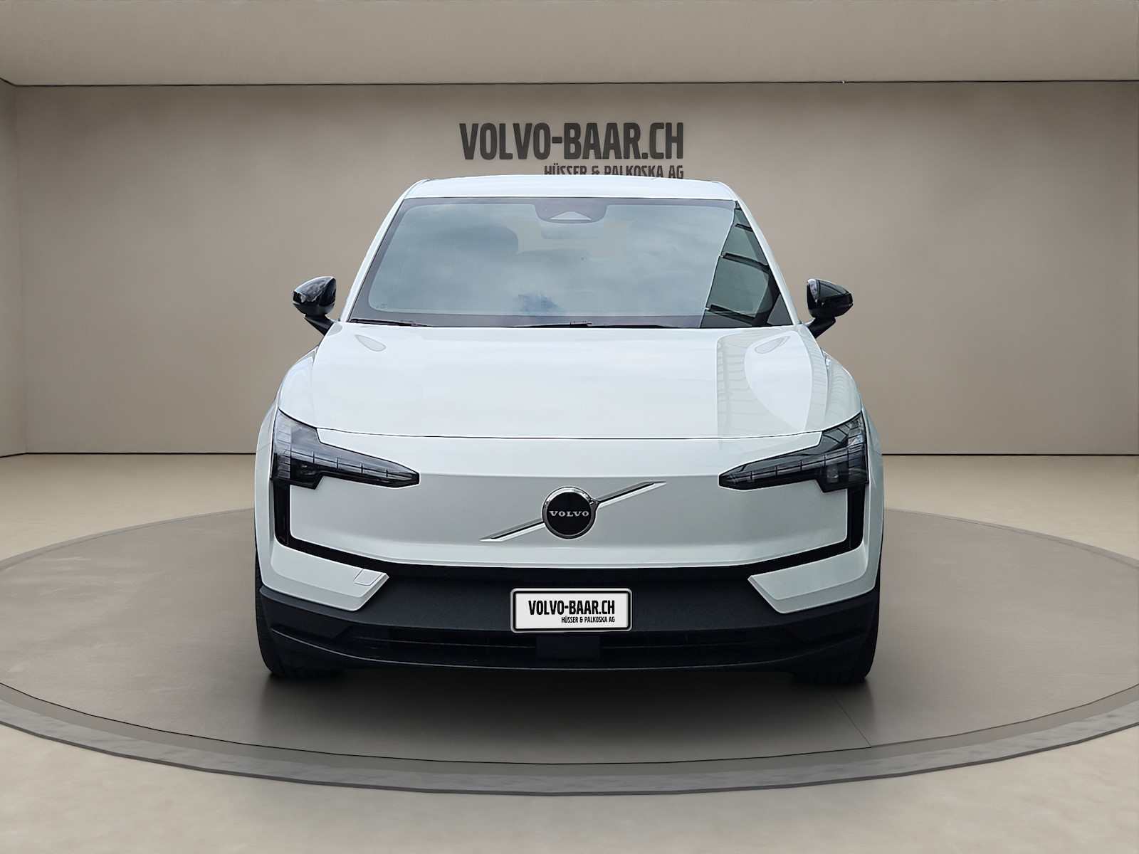 VOLVO EX 30 E60 Plus-showroom-element-1