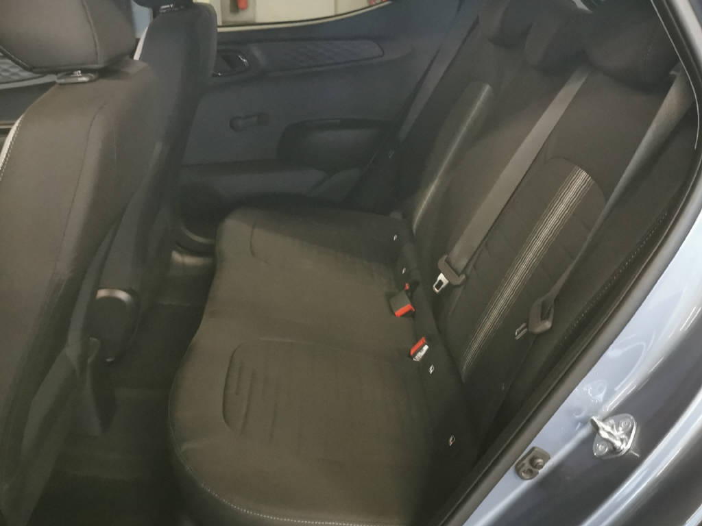 HYUNDAI i10 1.2 Amplia-image-10
