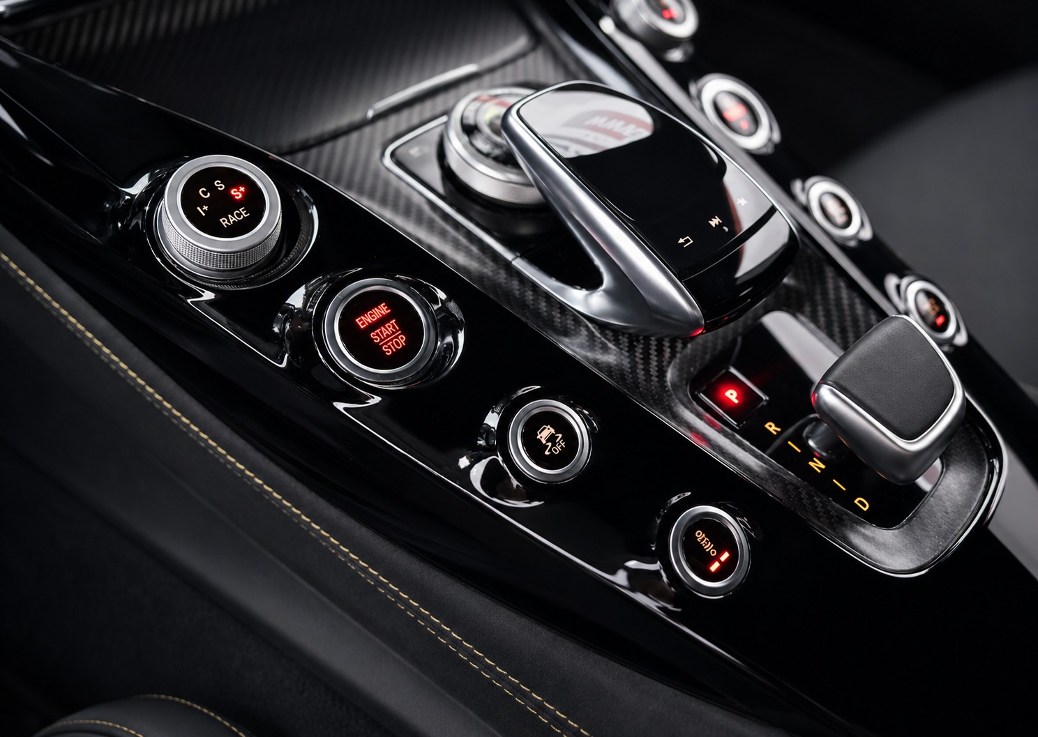 MERCEDES-BENZ AMG GT R Coupé CH FAHRZEUG-image-12