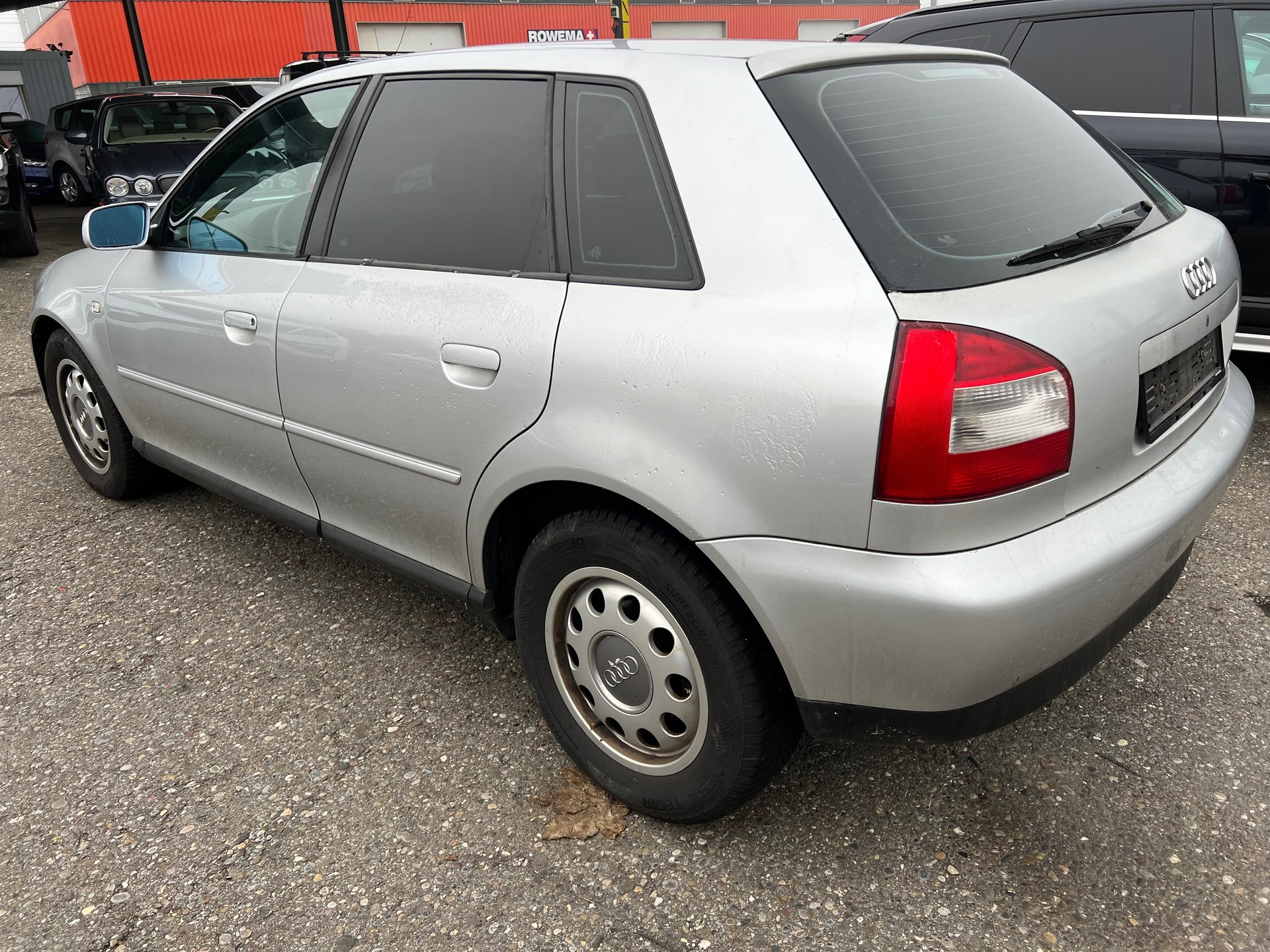 AUDI A3 Automat Benzin-image-3