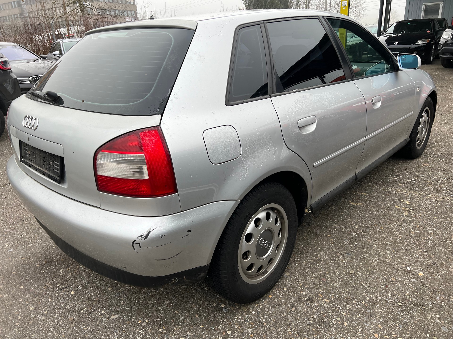 AUDI A3 Automat Benzin-image-1