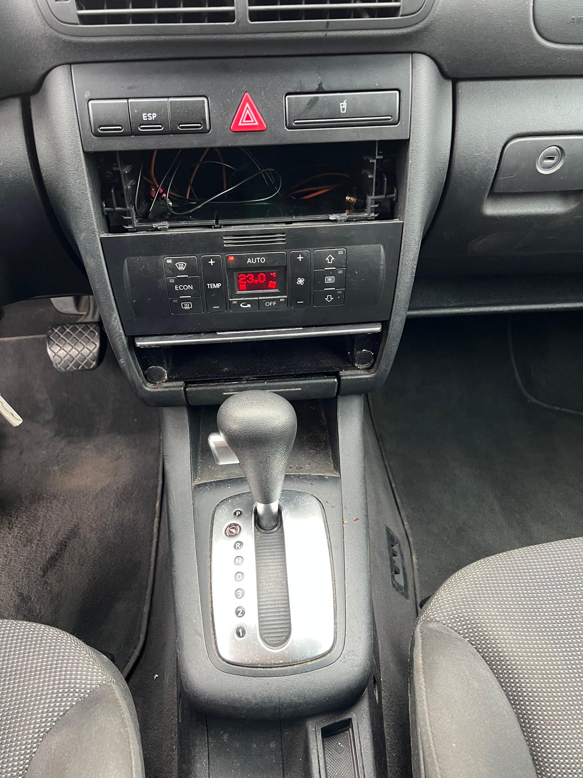 AUDI A3 Automat Benzin-image-6