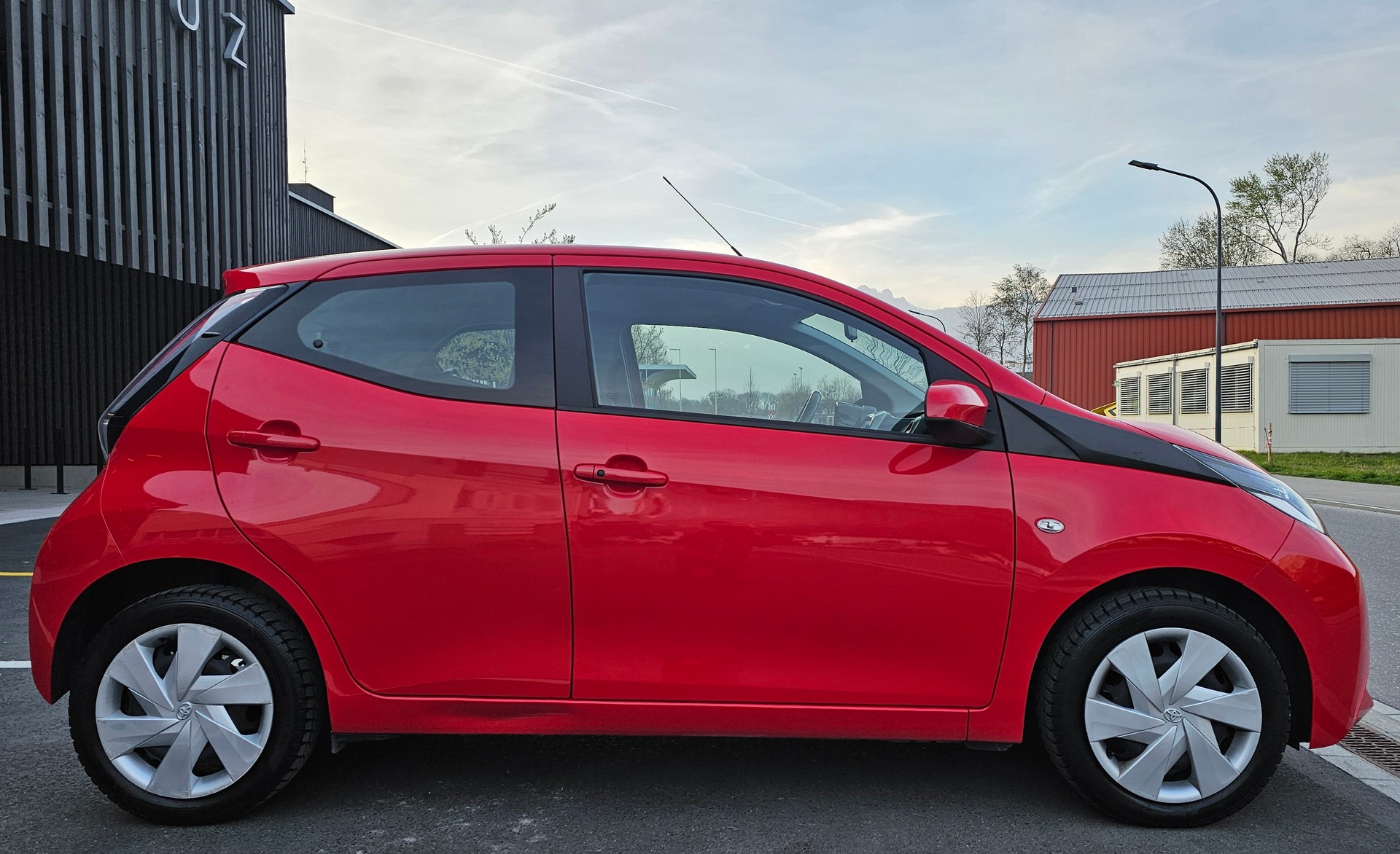 TOYOTA Aygo 1.2 VVT-i x-play-image-4