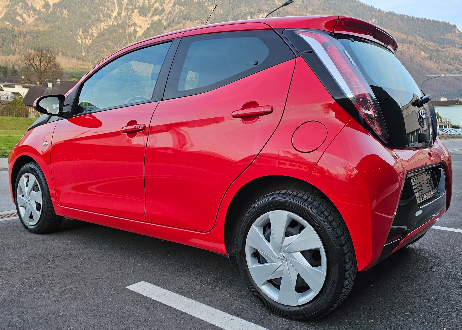 TOYOTA Aygo 1.2 VVT-i x-play-image-2