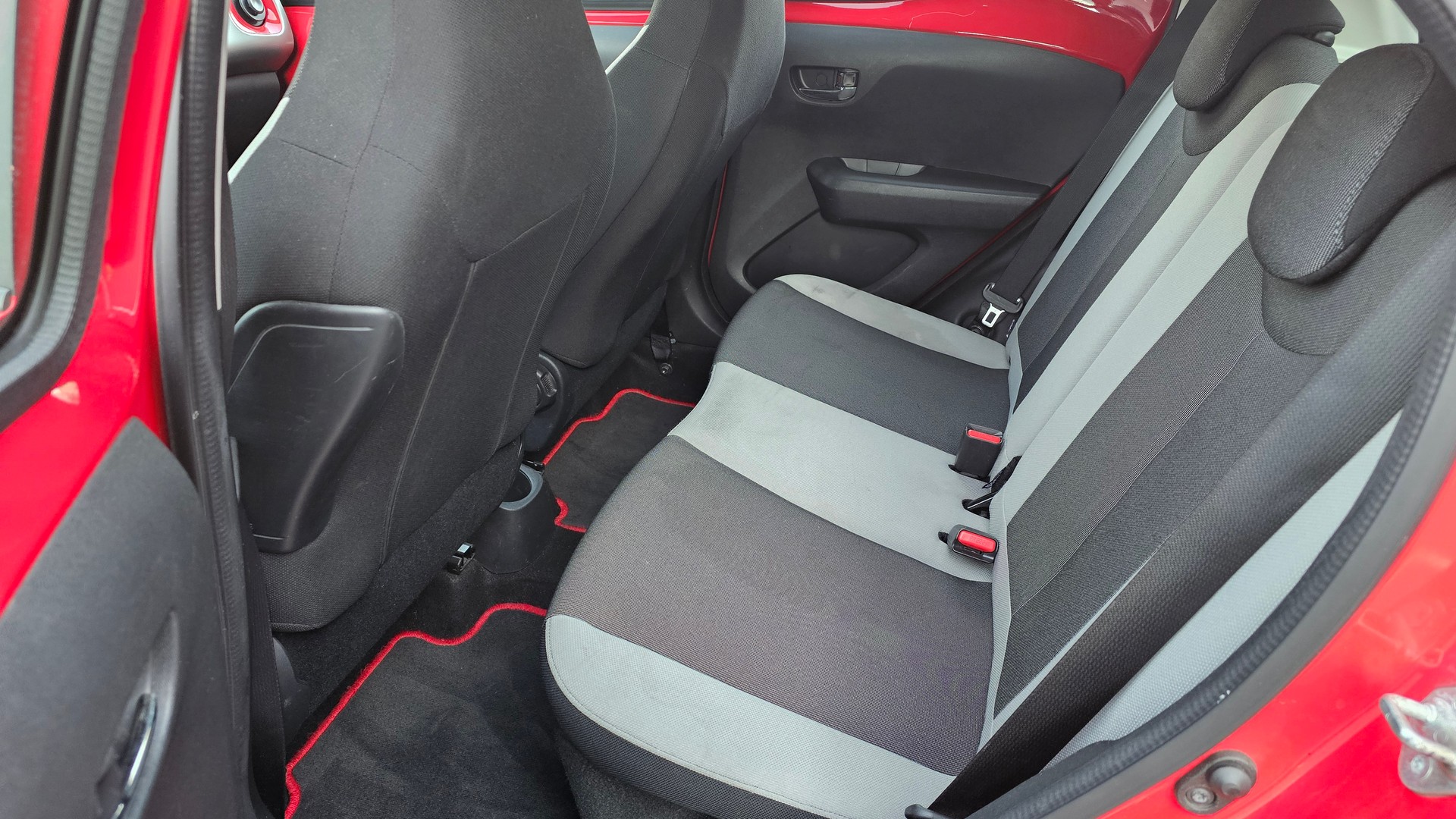 TOYOTA Aygo 1.2 VVT-i x-play-image-9
