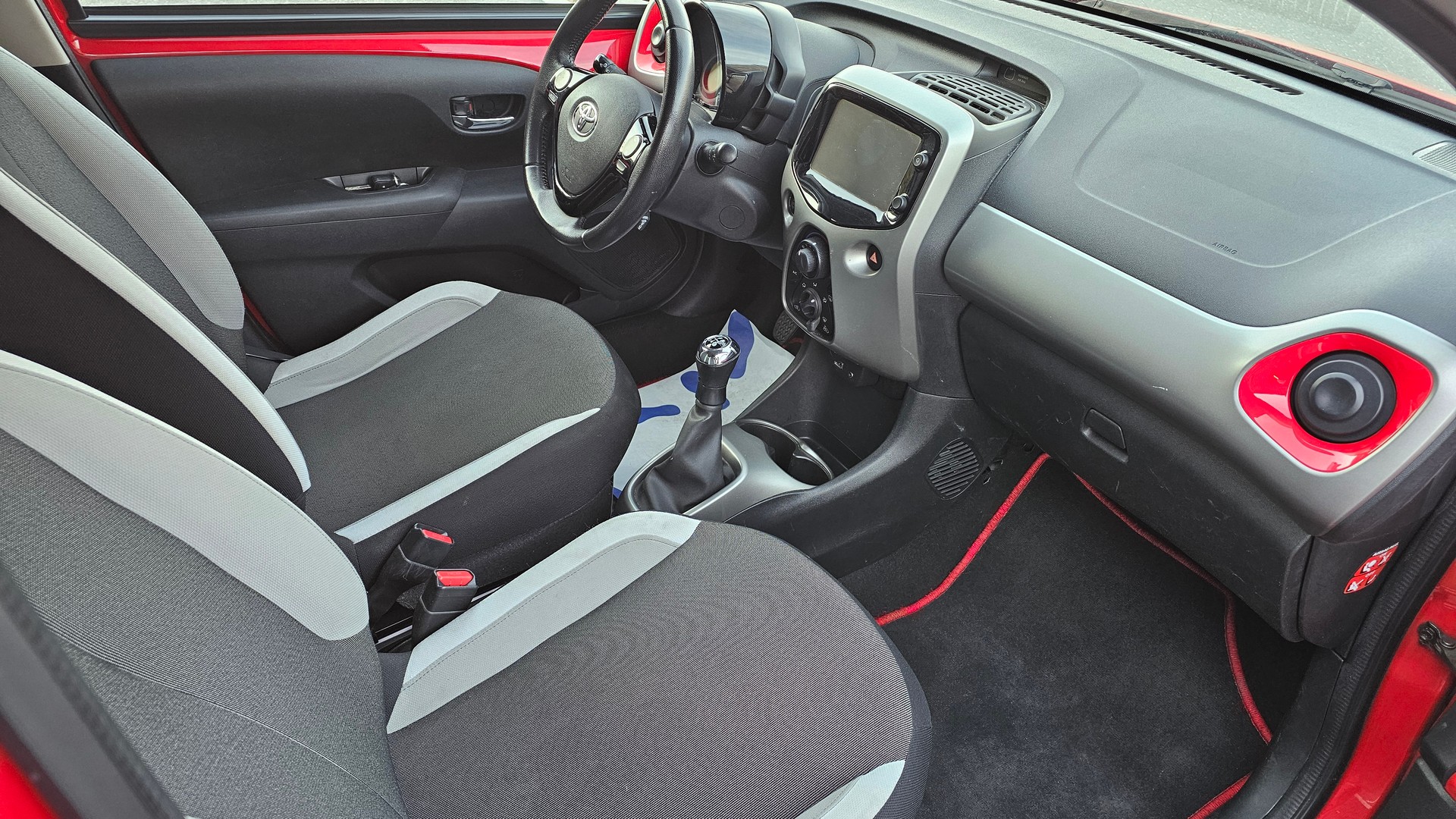 TOYOTA Aygo 1.2 VVT-i x-play-image-10